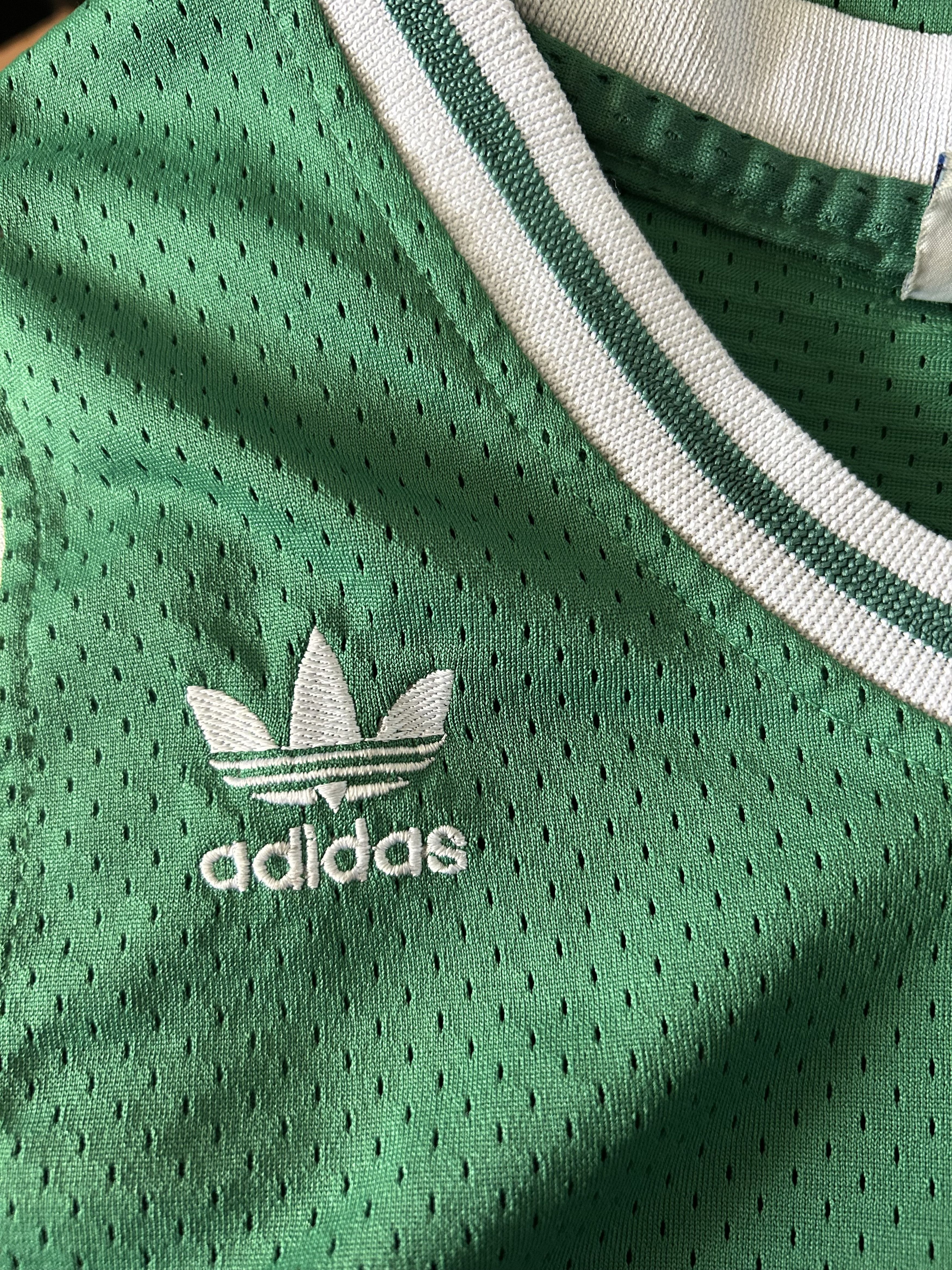 Adidas Vintage BOSTON CELTICS no. 33 BIRD - M - adidas - UNIQUE Size US M / EU 48-50 / 2 - 6 Thumbnail