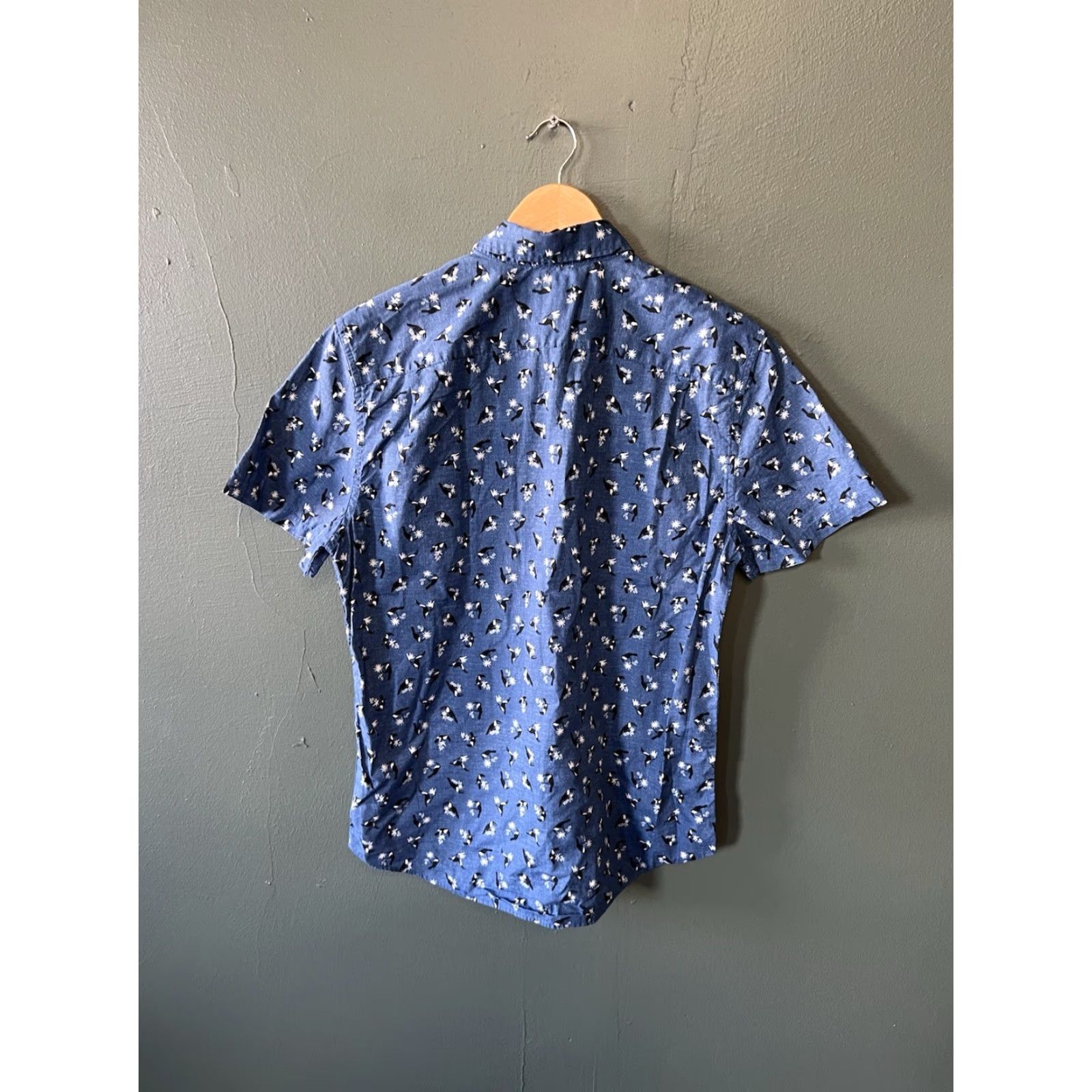 Gap Gap Button-Up Shirt Mens Blue Short Sleeve Birds AOP Graphic Size M Size US M / EU 48-50 / 2 - 2 Thumbnail