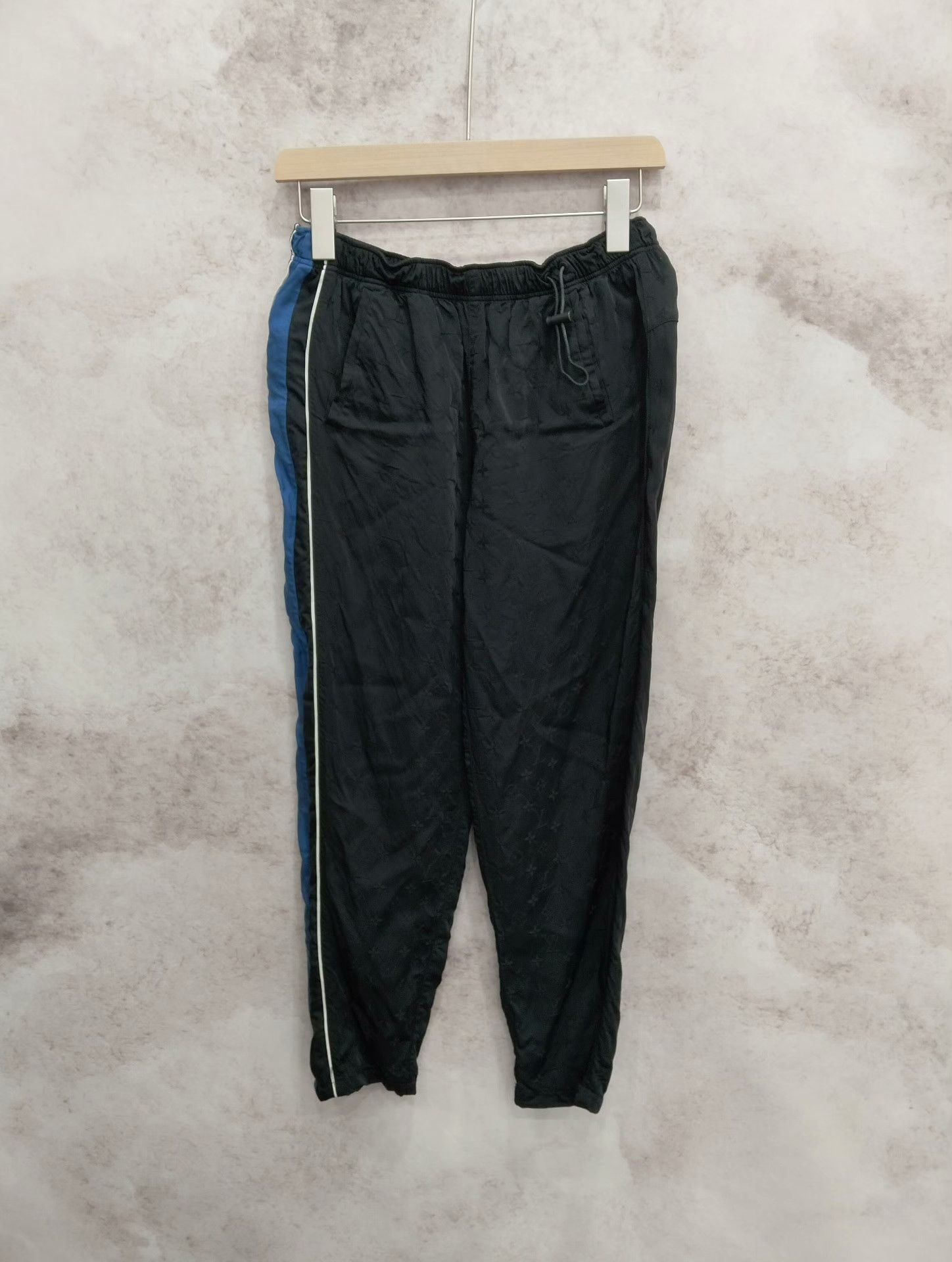 Louis Vuitton Louis Vuitton Casual Pants 34 Men Size US 34 / EU 50 - 1 Thumbnail