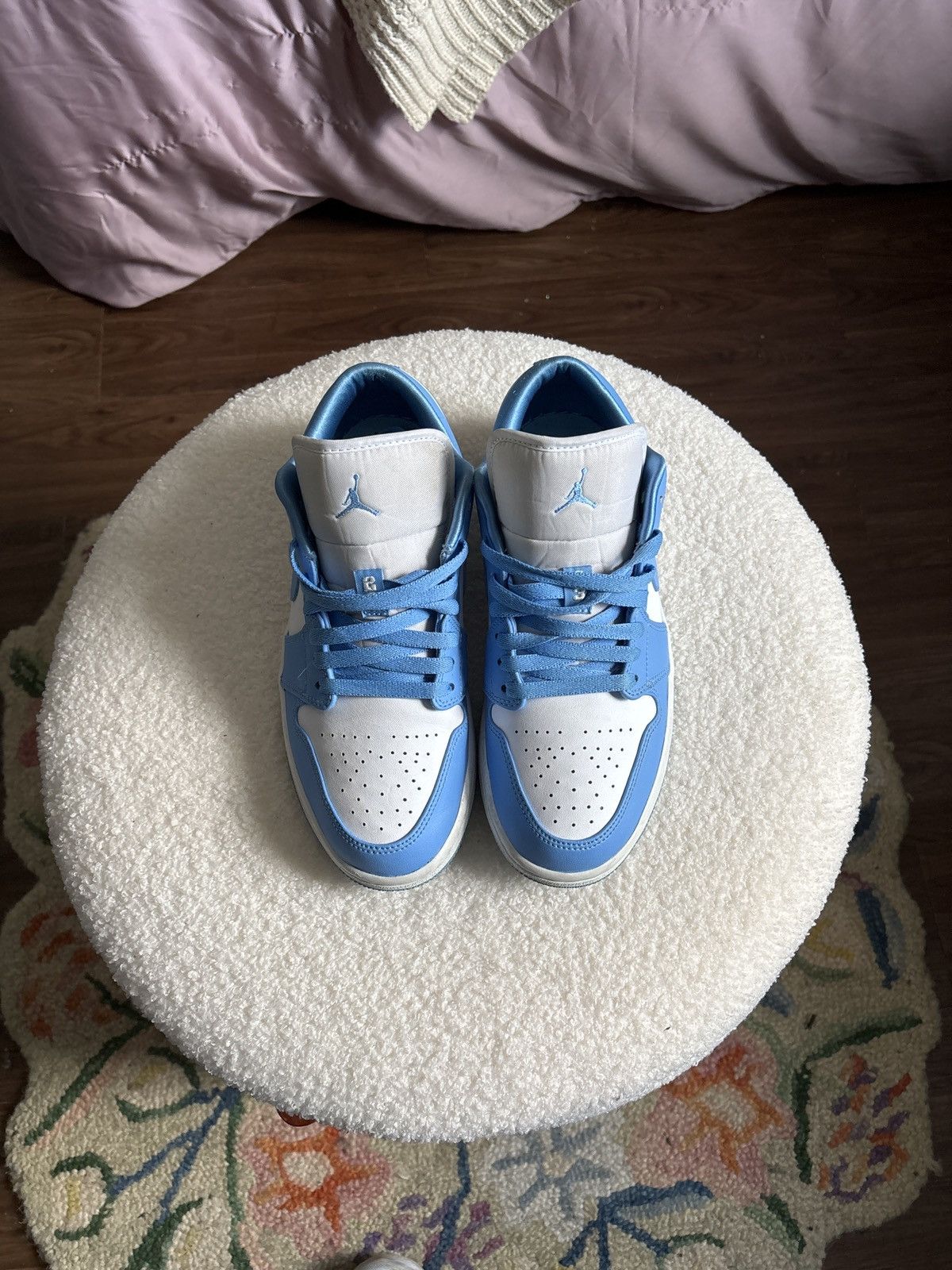 Jordan Brand × Nike UNC WMNS Air Jordan 1s Size US 9.5 / IT 39.5 - 6 Thumbnail