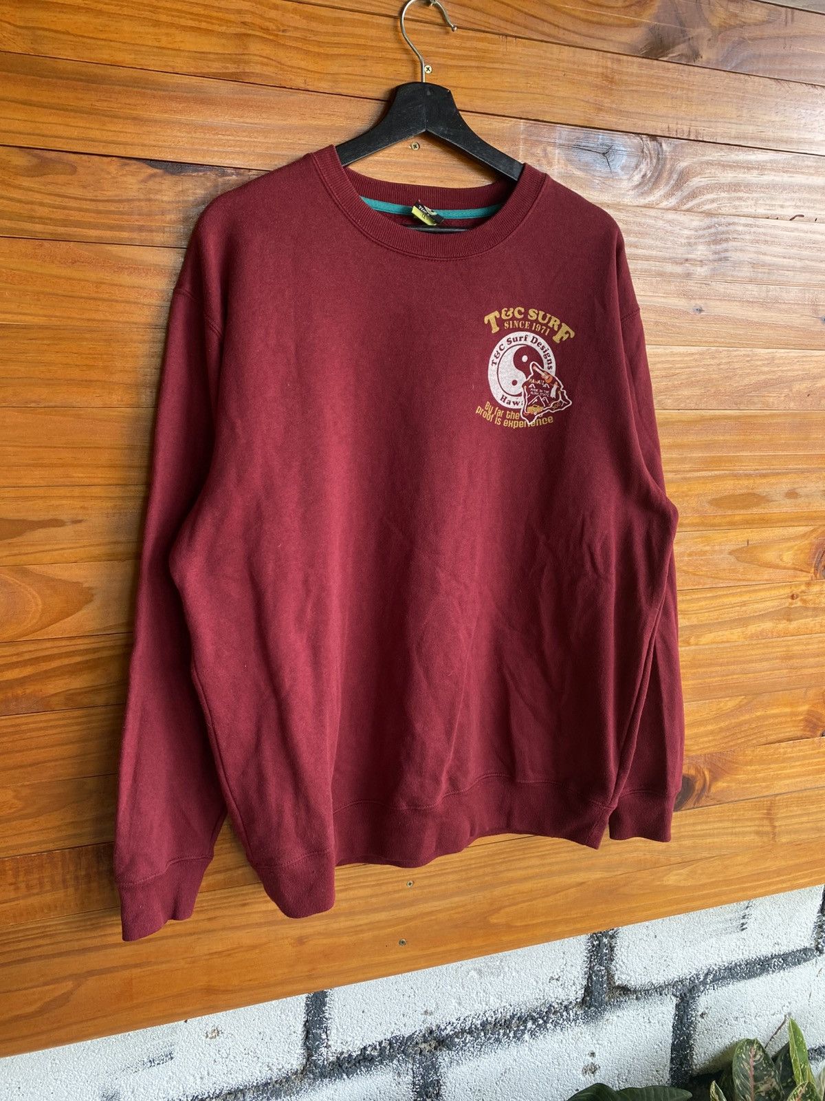 Vintage Vintage T&C Surf “Since 1971” Maroon Sweatshirt Hawaii Surf Size US L / EU 52-54 / 3 - 5 Thumbnail