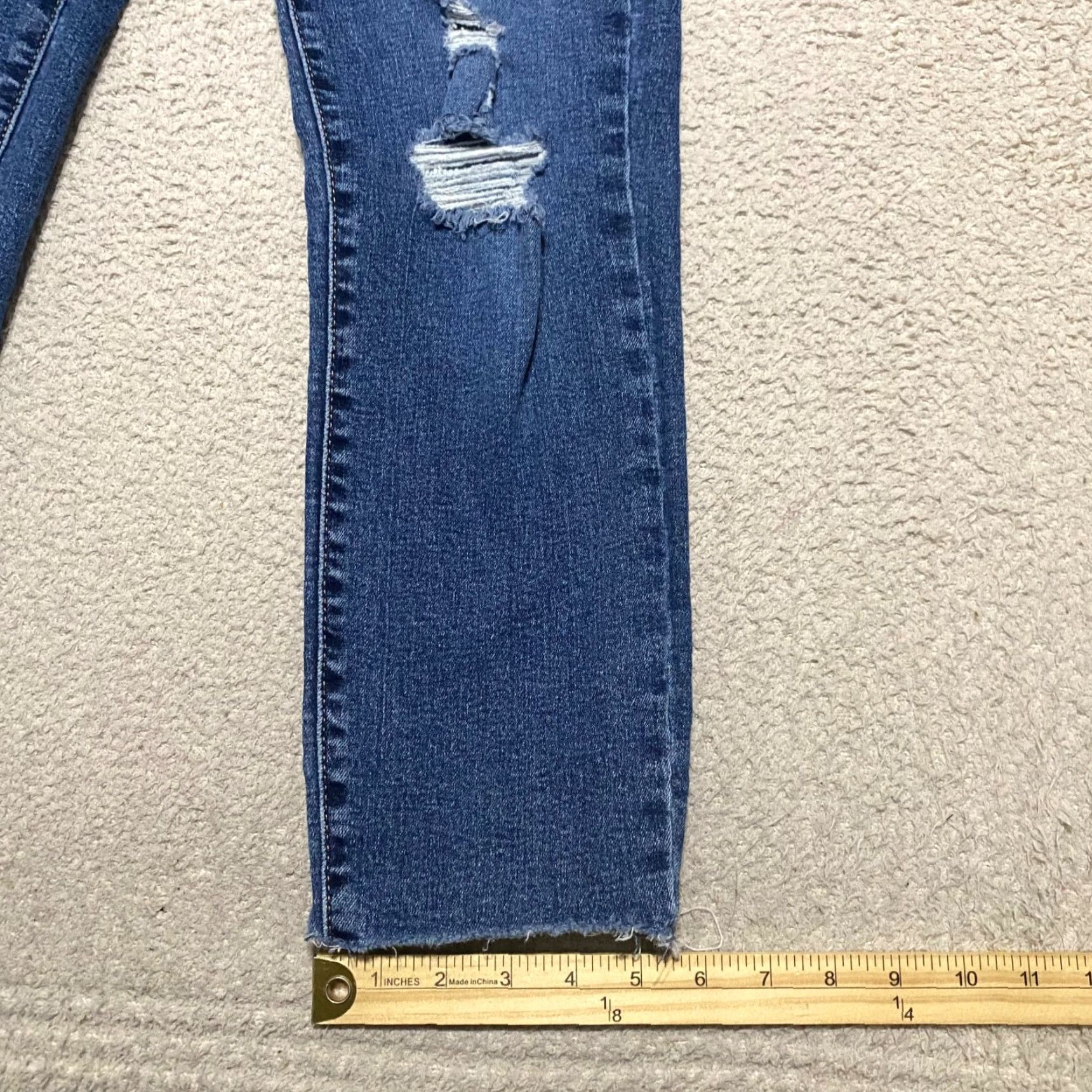 Denizen DENIZEN Jeans Womens 2 Blue Denim Medium Wash Skinny Distressed Raw Hem 5-Pocket Regular Rise Inseam 25in Stretch Comfort Womens Size 26" / US 2 / IT 38 - 5 Thumbnail
