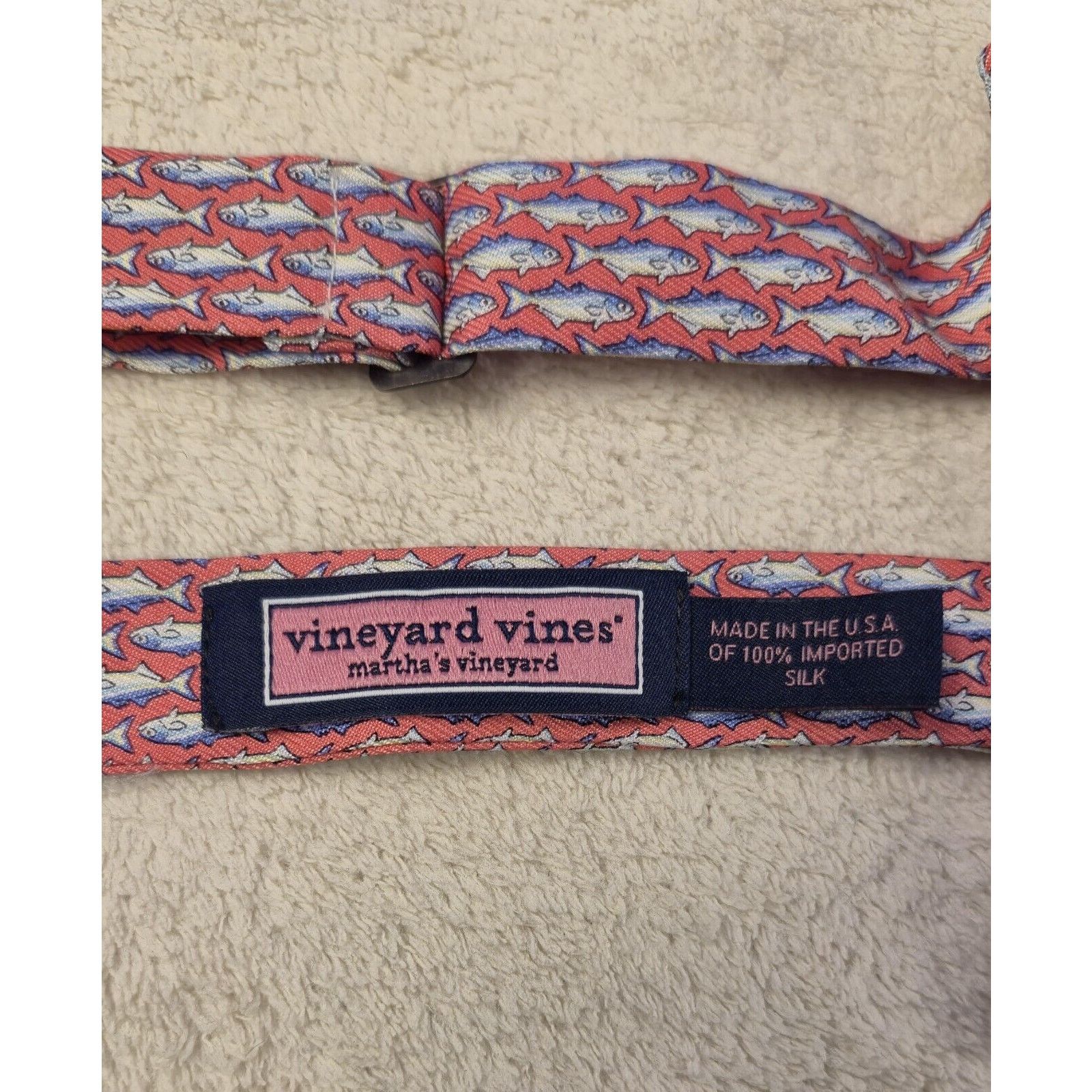 Vineyard Vines Vineyard Vines Men's Adjustable Silk Bow Tie Fish Print USA Size 38 - 5 Thumbnail