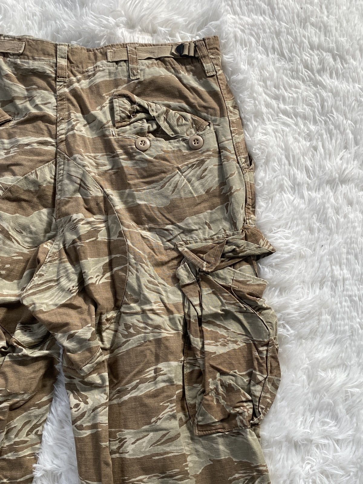 Vintage Vintage Army Tiger Stripe Camouflage Cargo Pant Size US 34 / EU 50 - 13 Thumbnail