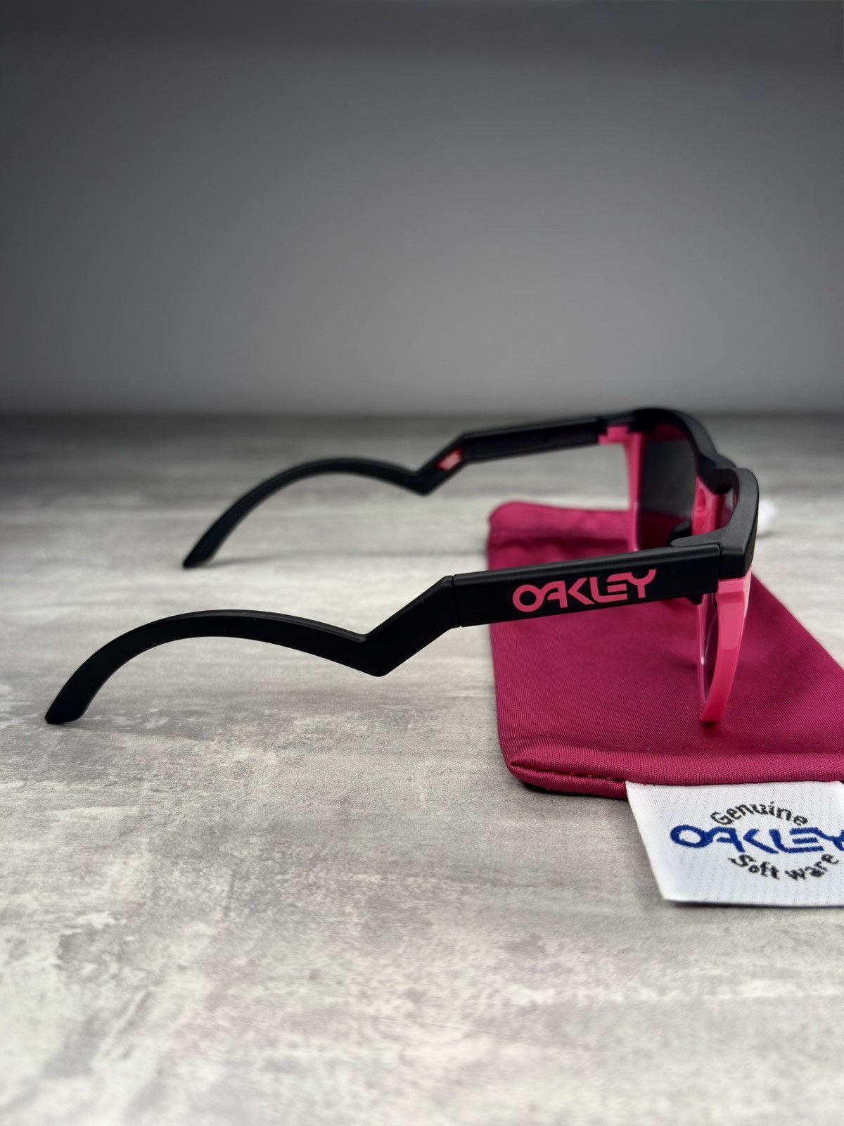 Oakley Oakley Sunglasses Frogskins Hybrid «Matte Black/Neon Pink» Size ONE SIZE - 7 Thumbnail