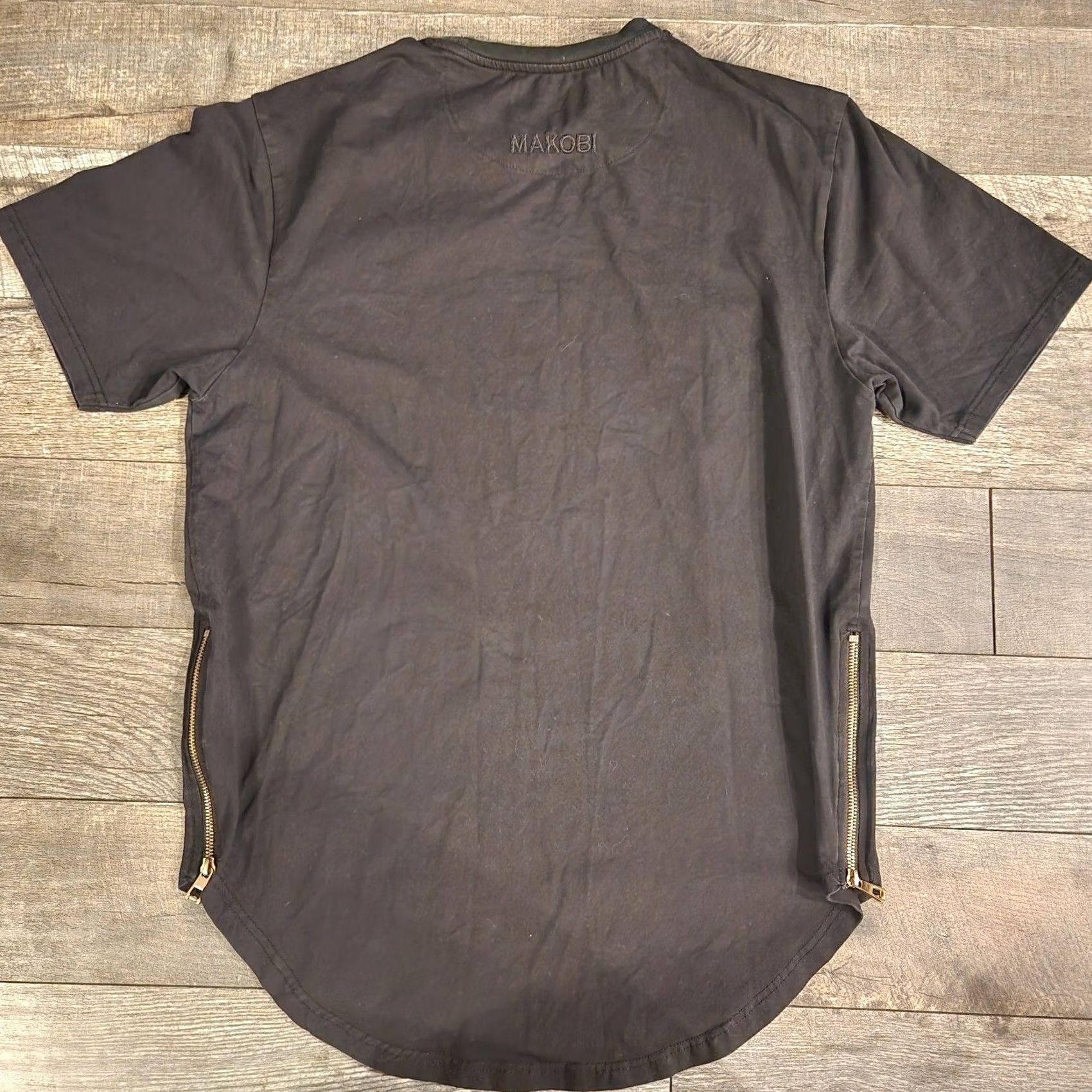 B Sides Makobi T Shirt Tee Mens Large Rhinestones Studs Gold Players Society Zip Sides Black Mens L Studded T-Shirt Size US L / EU 52-54 / 3 - 7 Thumbnail