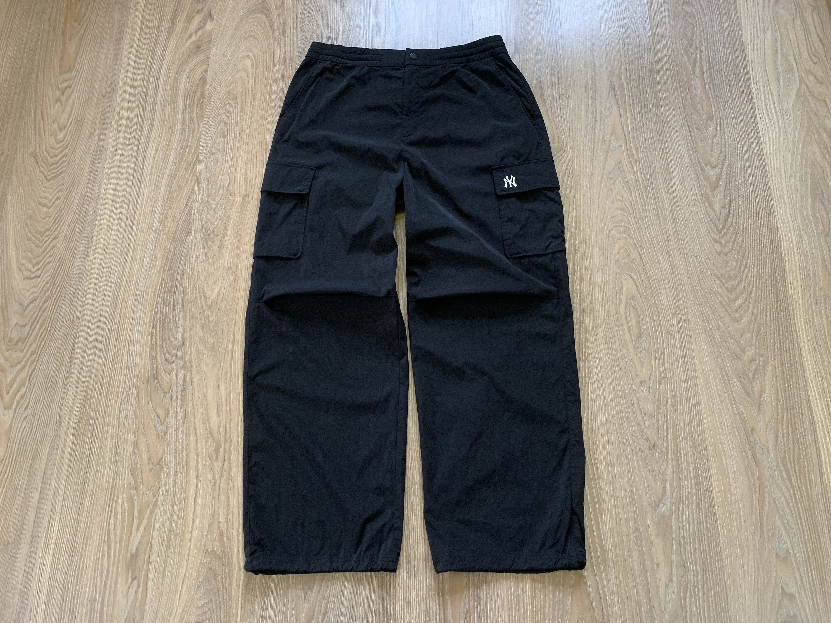 MLB MLB Mens New York Yankees Black Sport Cargo Pants Size US 36 / EU 52 - 1 Thumbnail