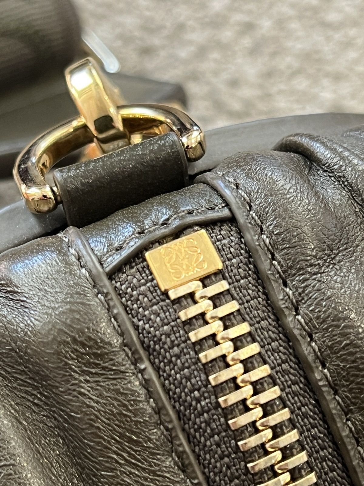 Loewe Loewe XL pleated lambskin “Bracelet” pouch Size ONE SIZE - 7 Thumbnail