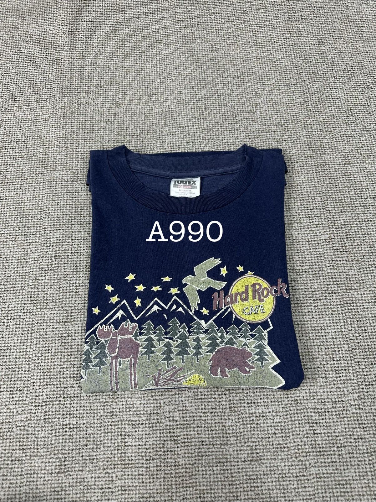 Vintage Vintage Hardrock Cafe Canada Sunfaded Tshirt A990 Size US M / EU 48-50 / 2 - 12 Thumbnail