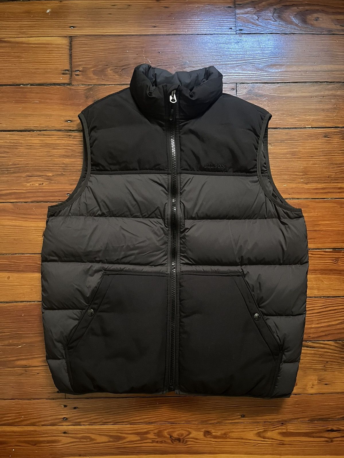 Filson hotsell Featherweight Down Puffer Vest Size Small