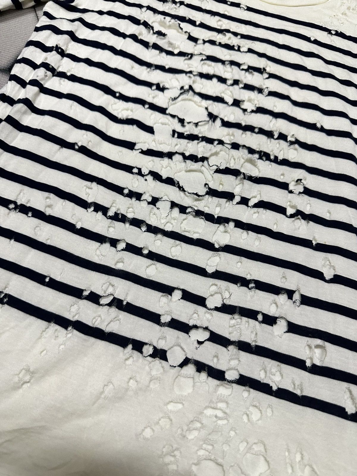 Maison MIHARA YASUHIRO Miharayasuhiro distressed tee Size S / US 4 / IT 40 - 6 Thumbnail