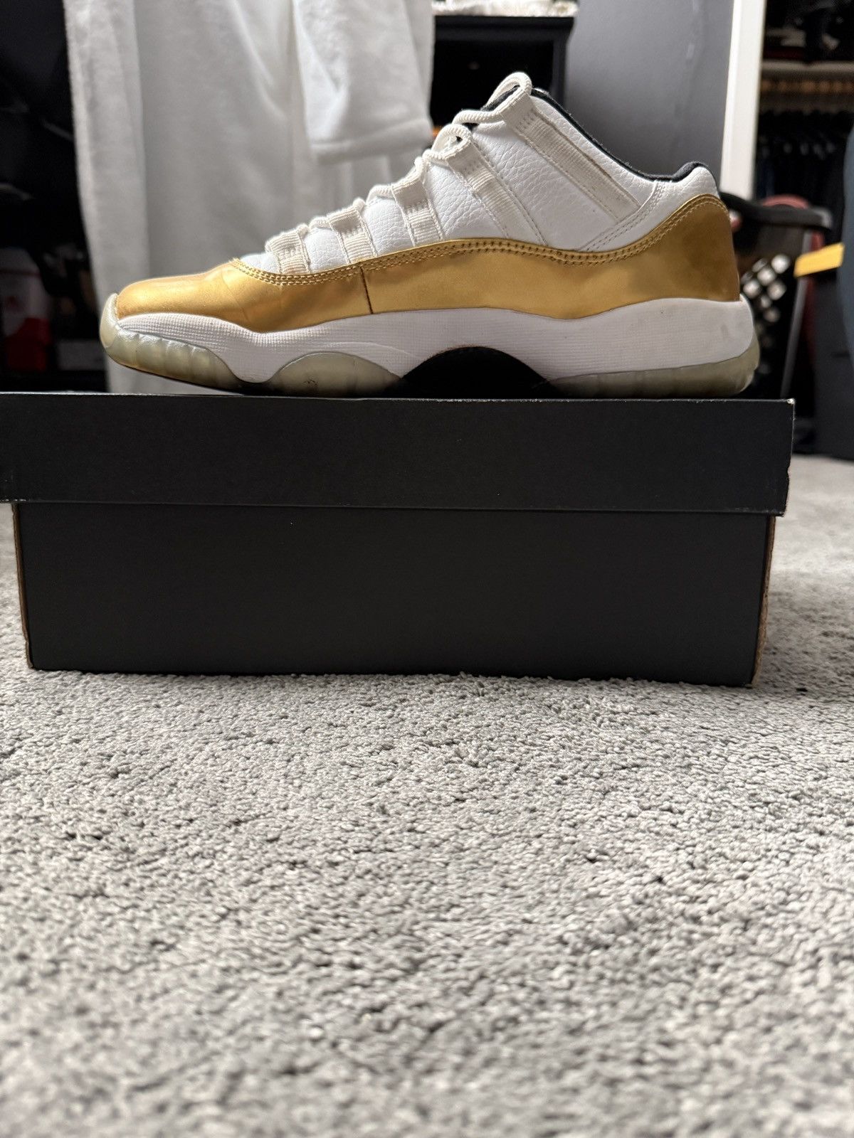 Jordan Brand Jordan 11 closing ceremony Size US 6.5 / EU 39-40 - 3 Thumbnail
