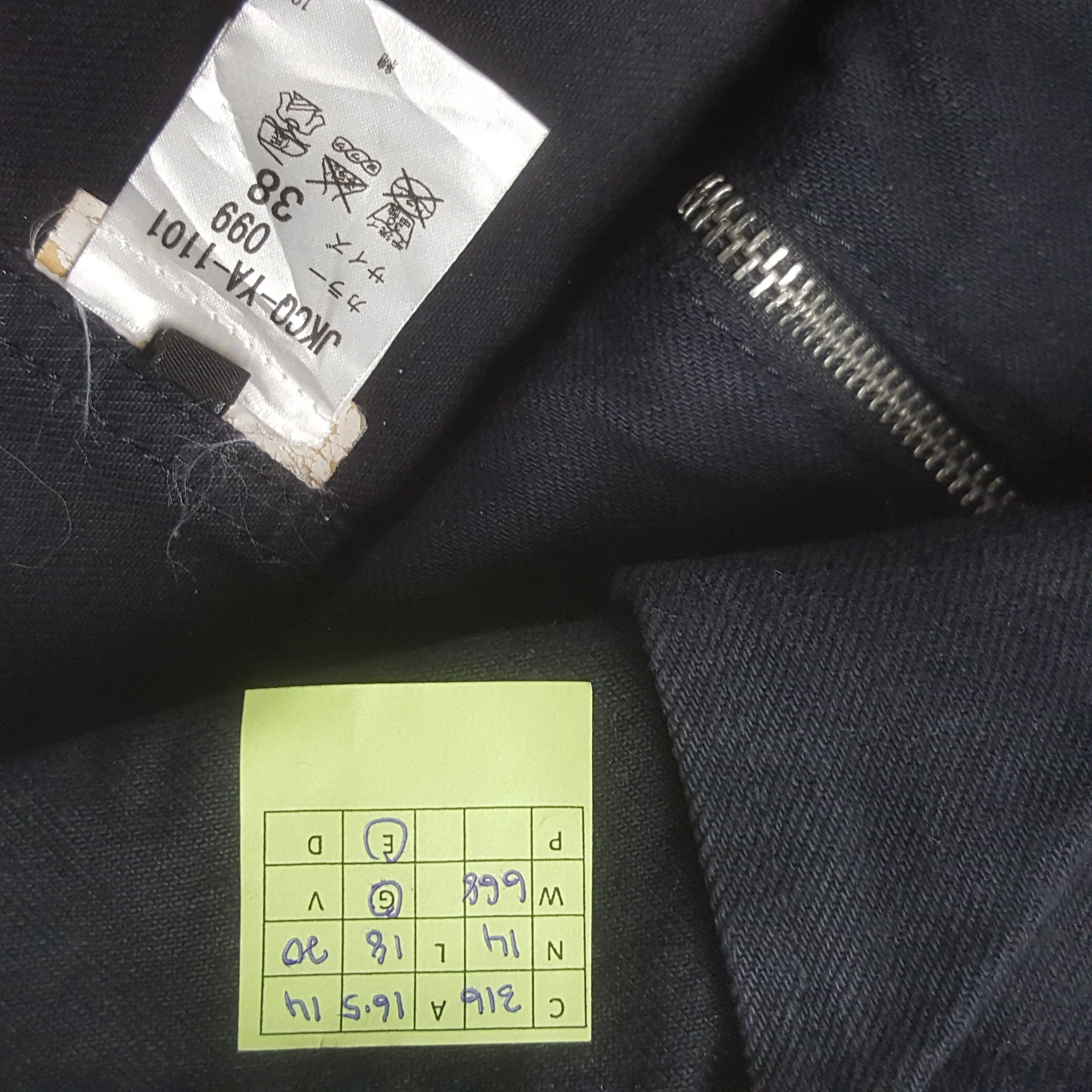 Alexander McQueen Vintage Alexander McQueen Designer Crop Jacket C316N14 Size US XS / EU 42 / 0 - 7 Thumbnail