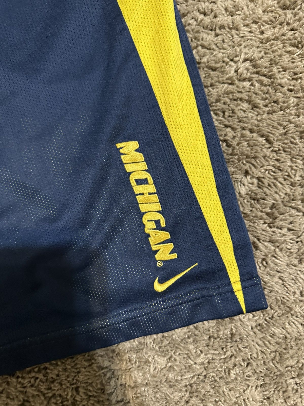 NCAA × Vintage Vintage NCAA Nike Michigan Wolverines shorts 90s size 2XL Size US 38 / EU 54 - 2 Thumbnail