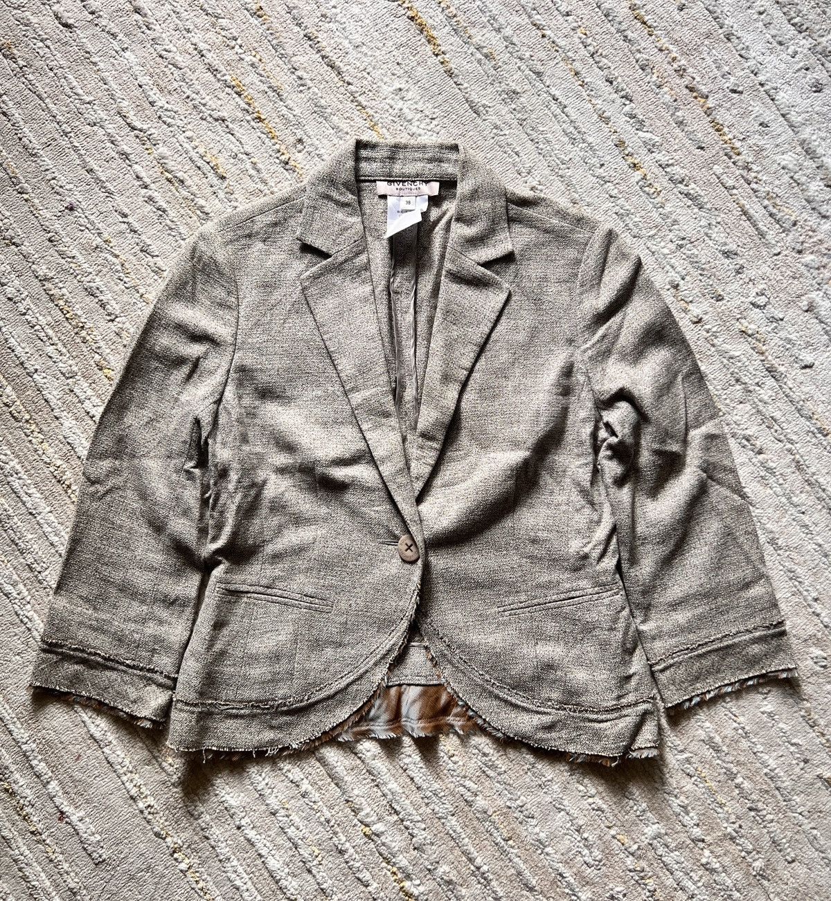 Givenchy Givenchy Boutiques Single Button Beige Raw Edge Jacket Size XS / US 0-2 / IT 36-38 - 1 Thumbnail
