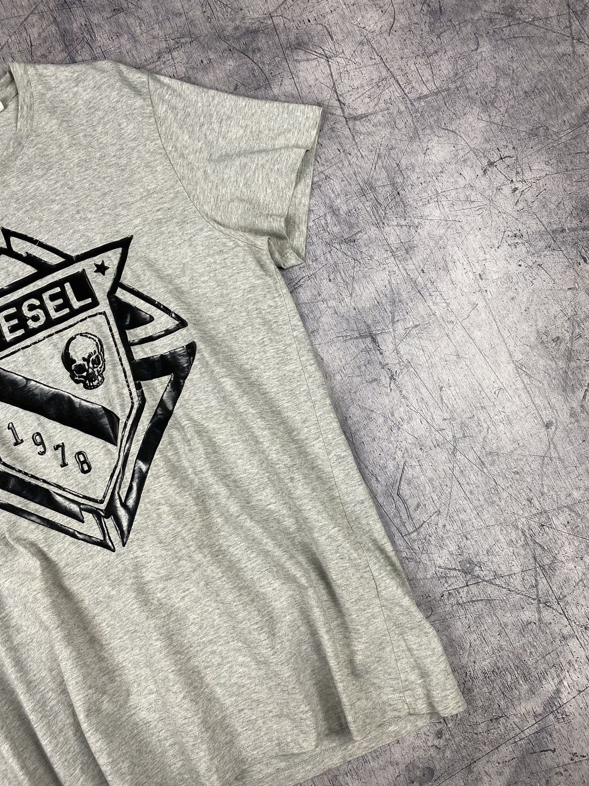 Diesel × Vintage Vintage Diesel Y2K Big Logo Tee T Shirt Size L Size US L / EU 52-54 / 3 - 5 Thumbnail