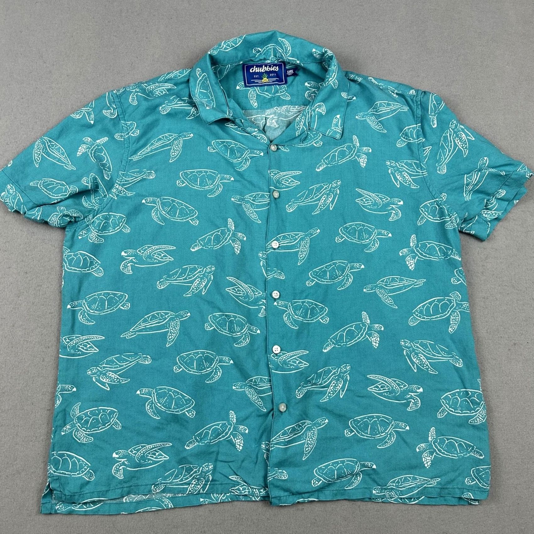 Chubbies Chubbies Shirt Men XL Blue Sea Turtle Print Aloha Short Sleeve Rayon Button Up Shirt Size US XL / EU 56 / 4 - 2 Thumbnail