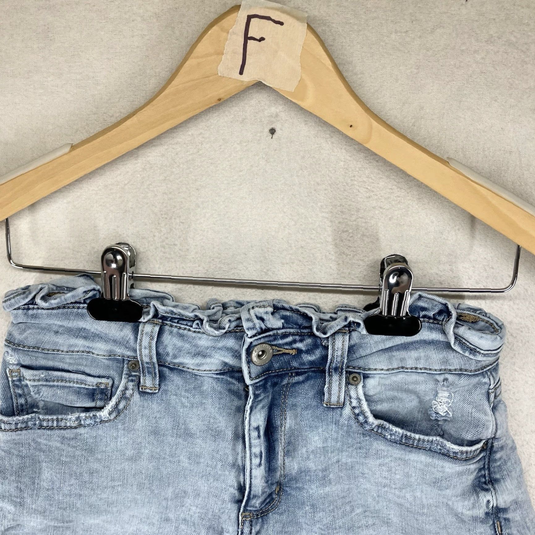 Vintage Arizona Jeans Women's Juniors Size 5 High Rise Cut-Off Shorts Blue 90s Retro Ruffle Waist Size 27" / US 4 / IT 40 - 4 Thumbnail