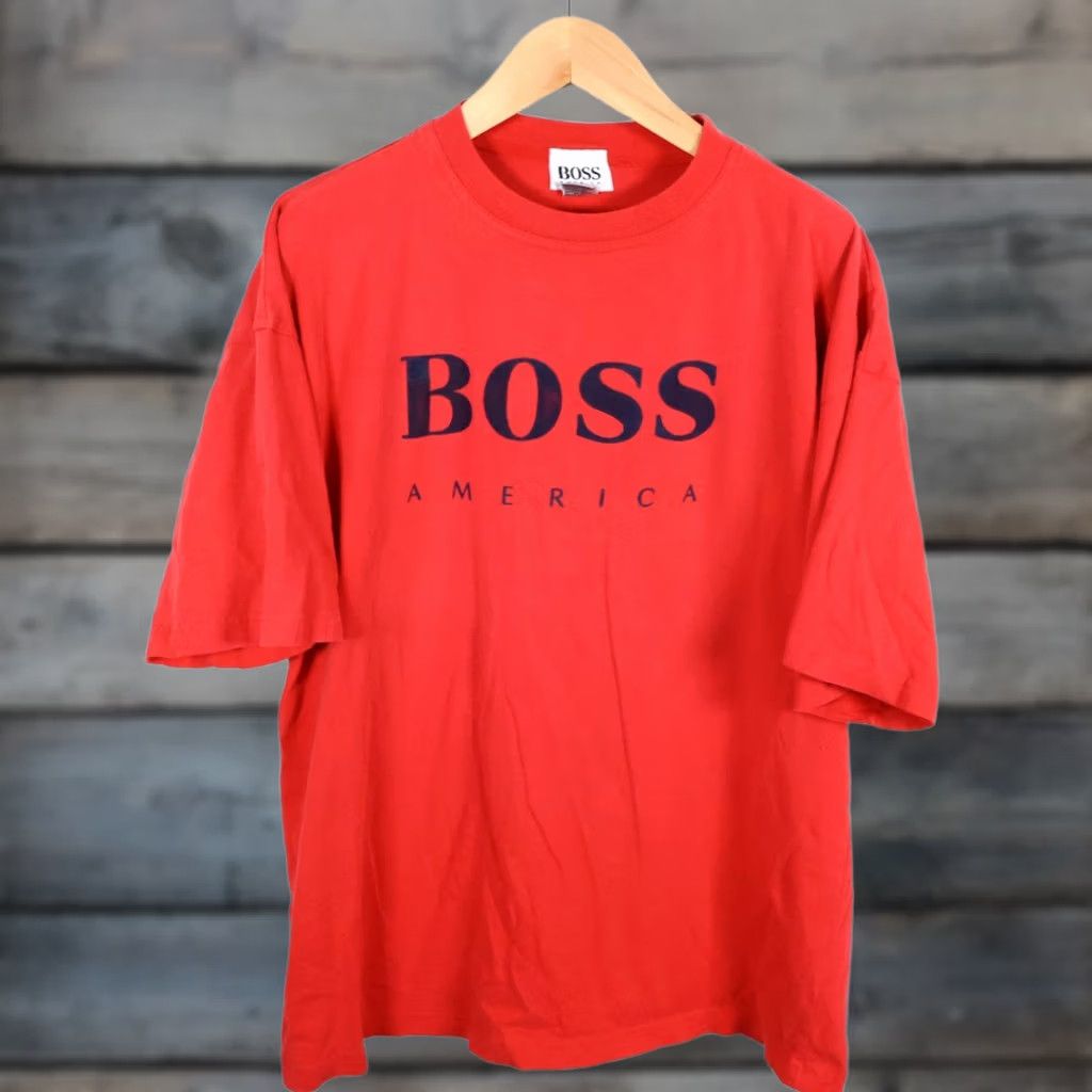 Vintage VINTAGE Boss T-Shirt Men XL Red USA Made 90s Preppy Hugo Spell Out American Print Shirt Mens XL Red 90s Hipster Retro Size US XL / EU 56 / 4 - 1 Thumbnail