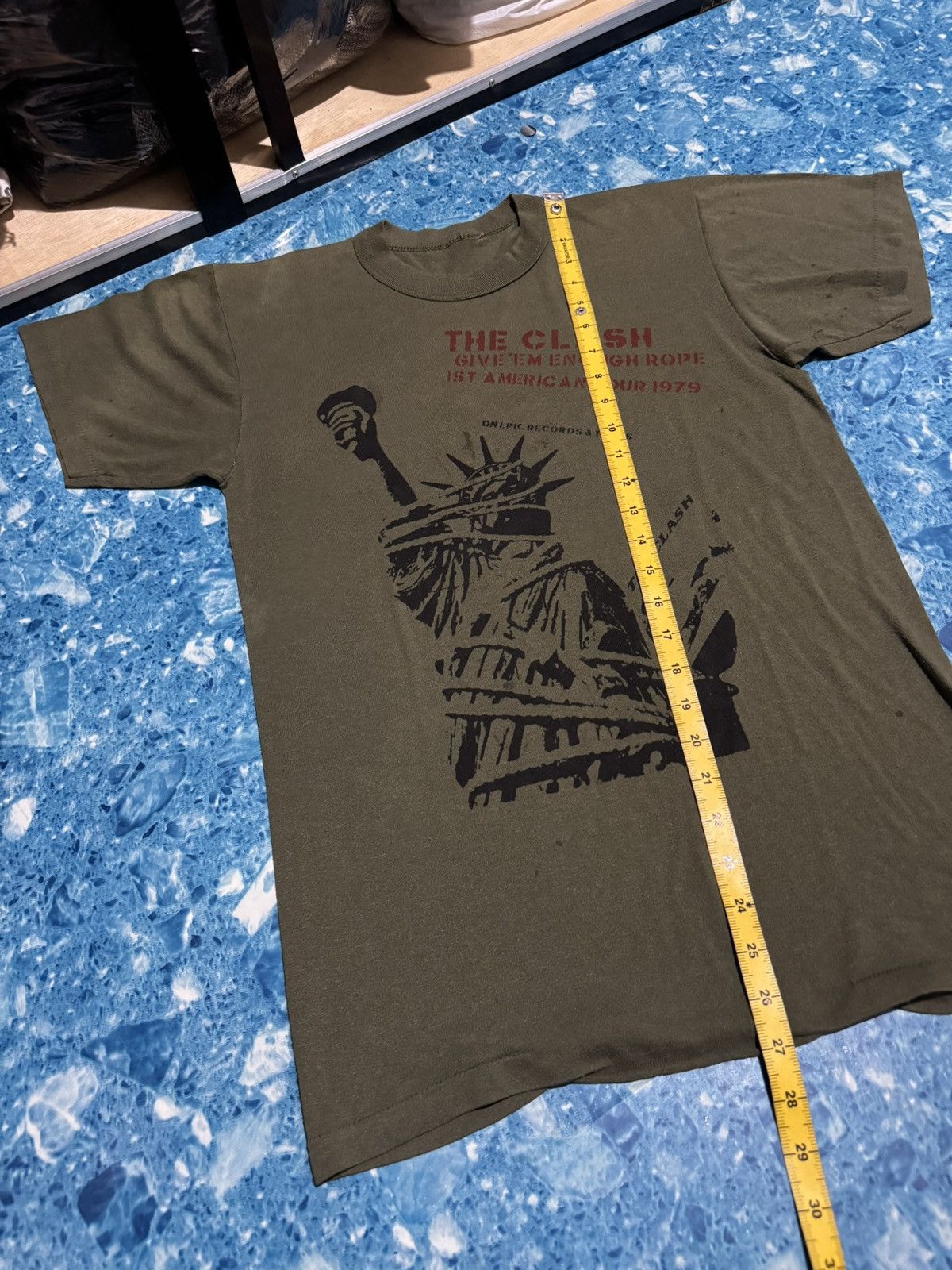 Band Tees Vintage 70's The Clash Give 'Em Enough rope" Amrican Tour Size US L / EU 52-54 / 3 - 5 Thumbnail