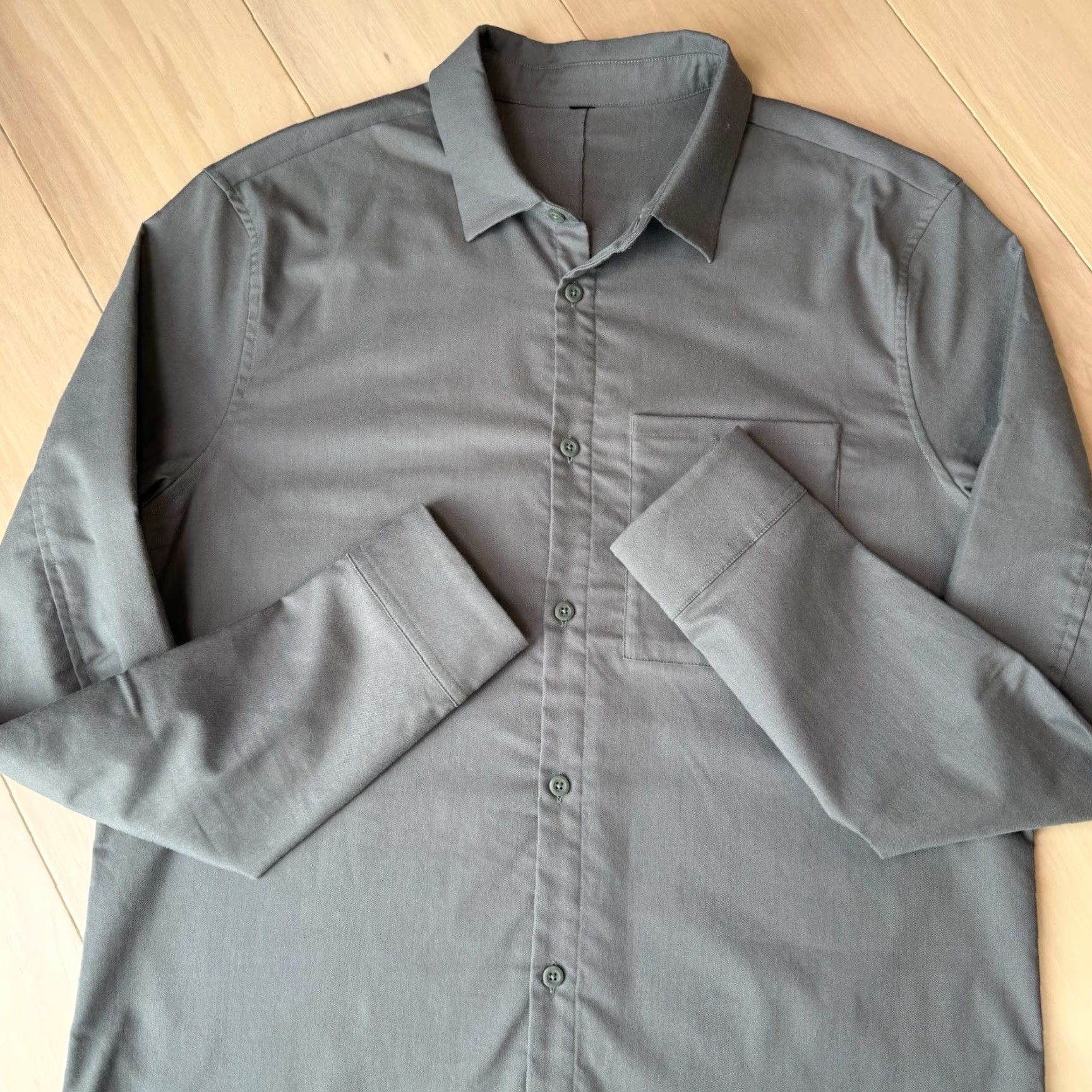 Lululemon Lululemon Utility Shirt L Dark Gray Long Sleeve Shirt Mens Casual Workwear Button-Down Collared Button-Up Pockets Solid Gray Vintage: No Size US L / EU 52-54 / 3 - 5 Thumbnail