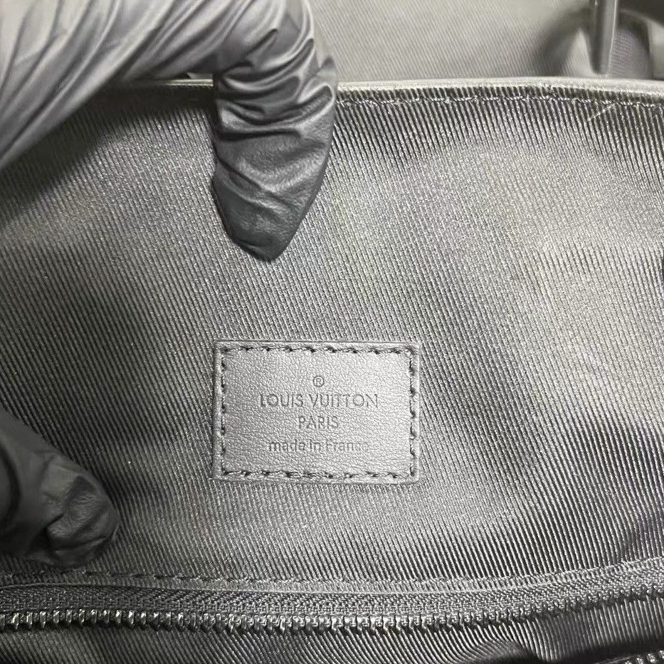Louis Vuitton Louis Vuitton Christopher Taurillon MM Backpack leather Mono Size ONE SIZE - 9 Thumbnail