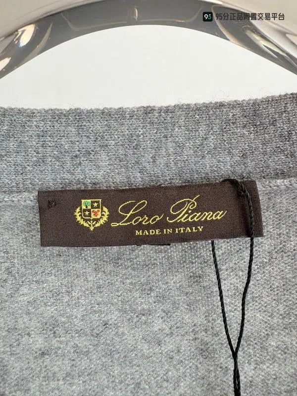 Loro Piana Loro Piana Men's Deep V. Size US XL / EU 56 / 4 - 1 Thumbnail
