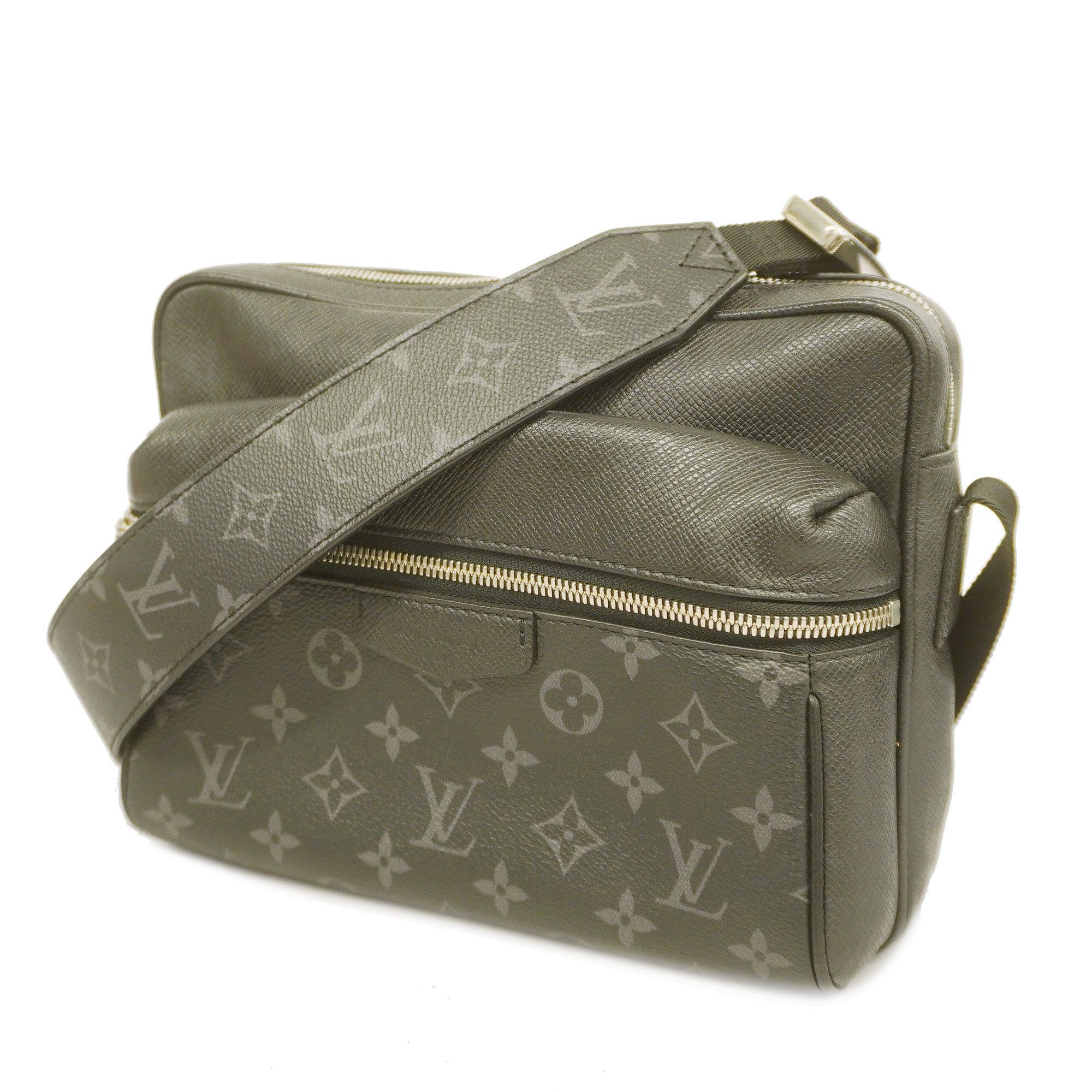  Louis Vuitton M30233 Tigarama Outdoor Messenger PM Noir Men's  Messenger Bag, gray : Clothing, Shoes & Jewelry