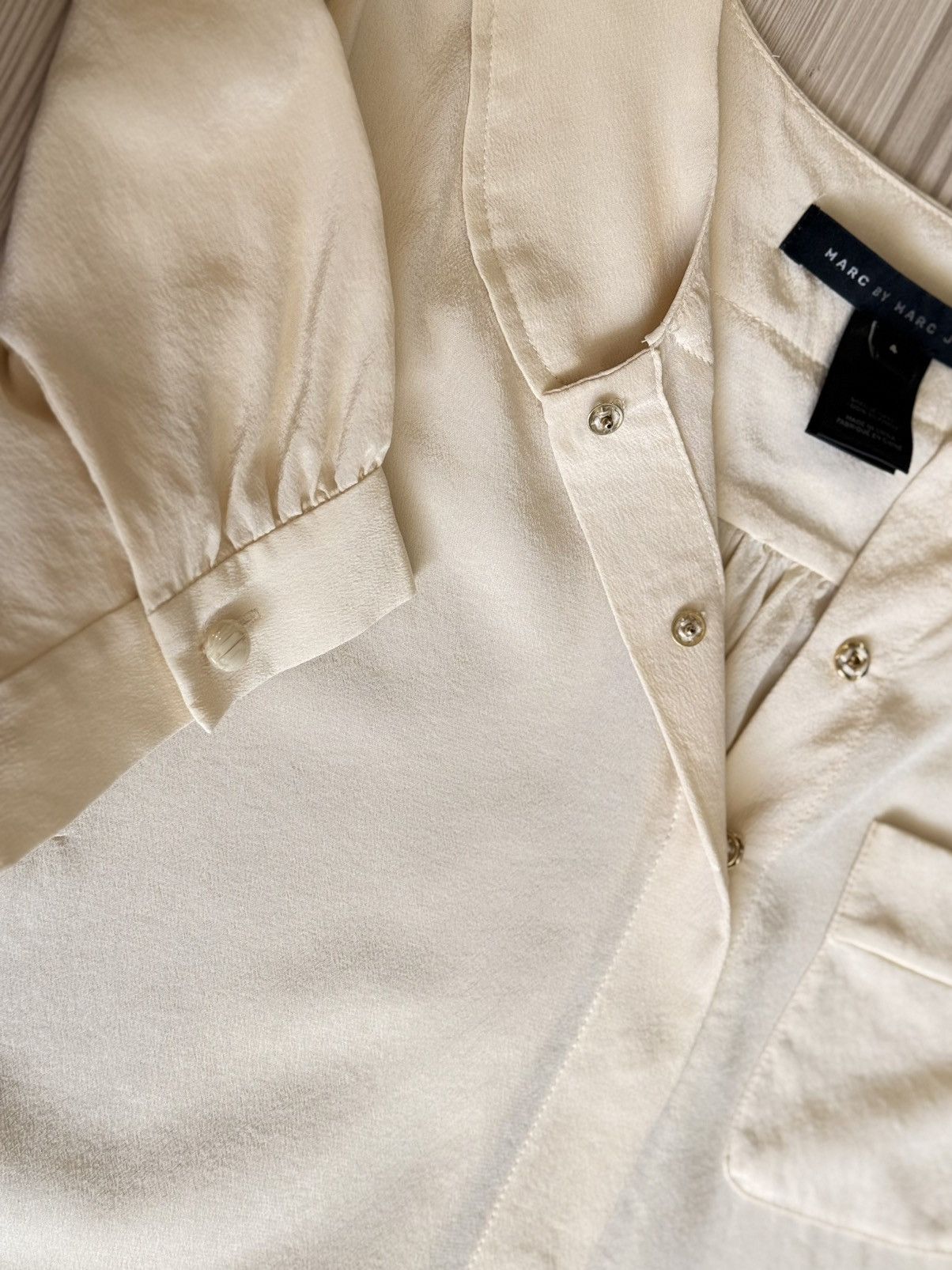 Marc by Marc Jacobs Marc by Marc Jacobs 100% Silk Peter Pan Collar Blouse Cream Size S / US 4 / IT 40 - 3 Thumbnail