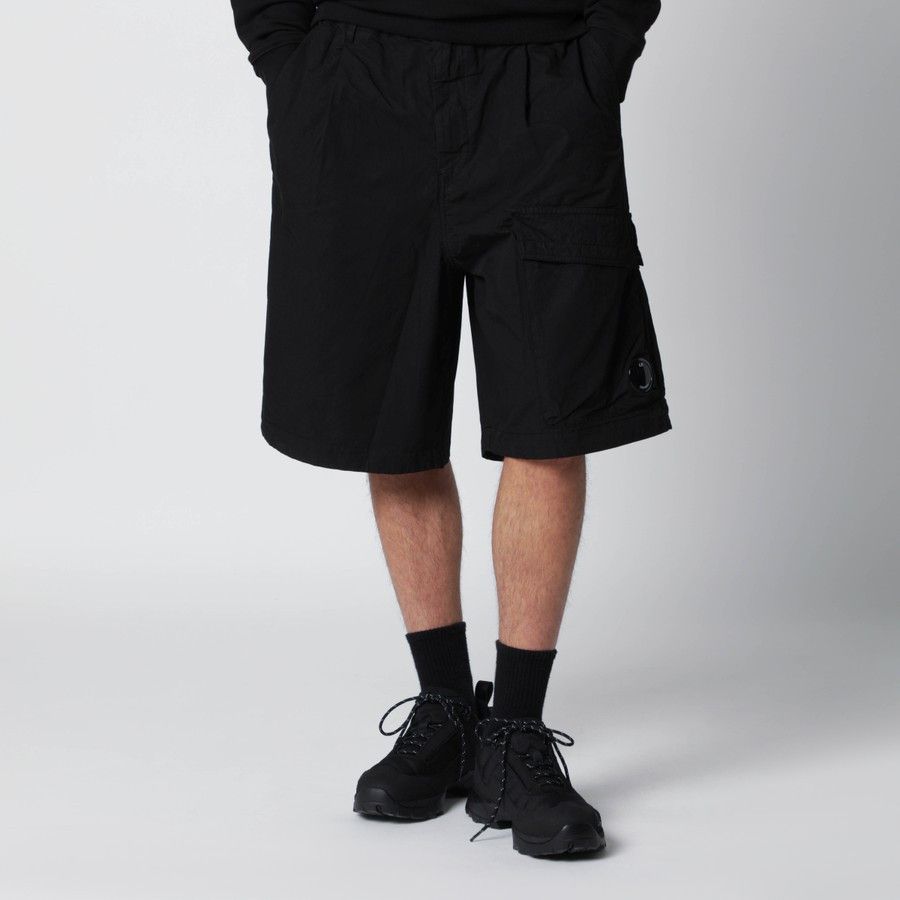 C.P. Company o1d2blof0226 Cotton Bermuda Shorts in Black Size US 38 / EU 54 - 1 Thumbnail