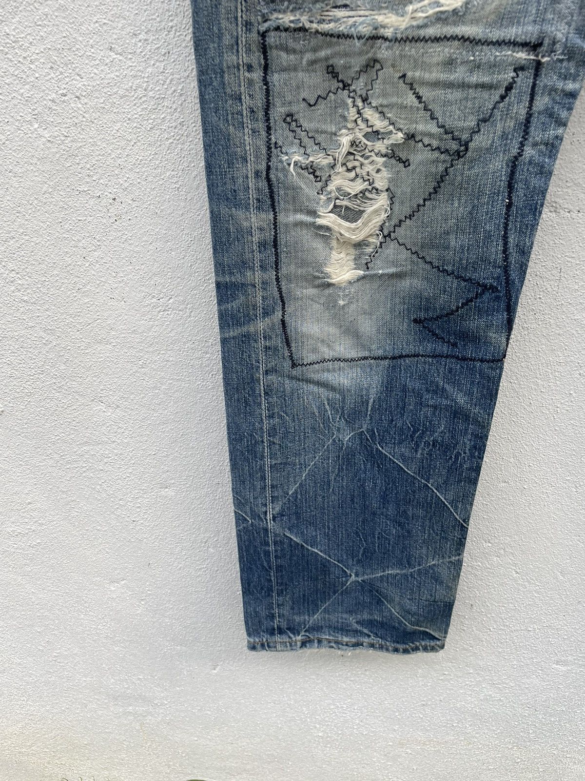 Levi's × Levi's Vintage Clothing Vintage Levi’s 501 Distressed Grunge Denim Jeans Size US 34 / EU 50 - 8 Thumbnail