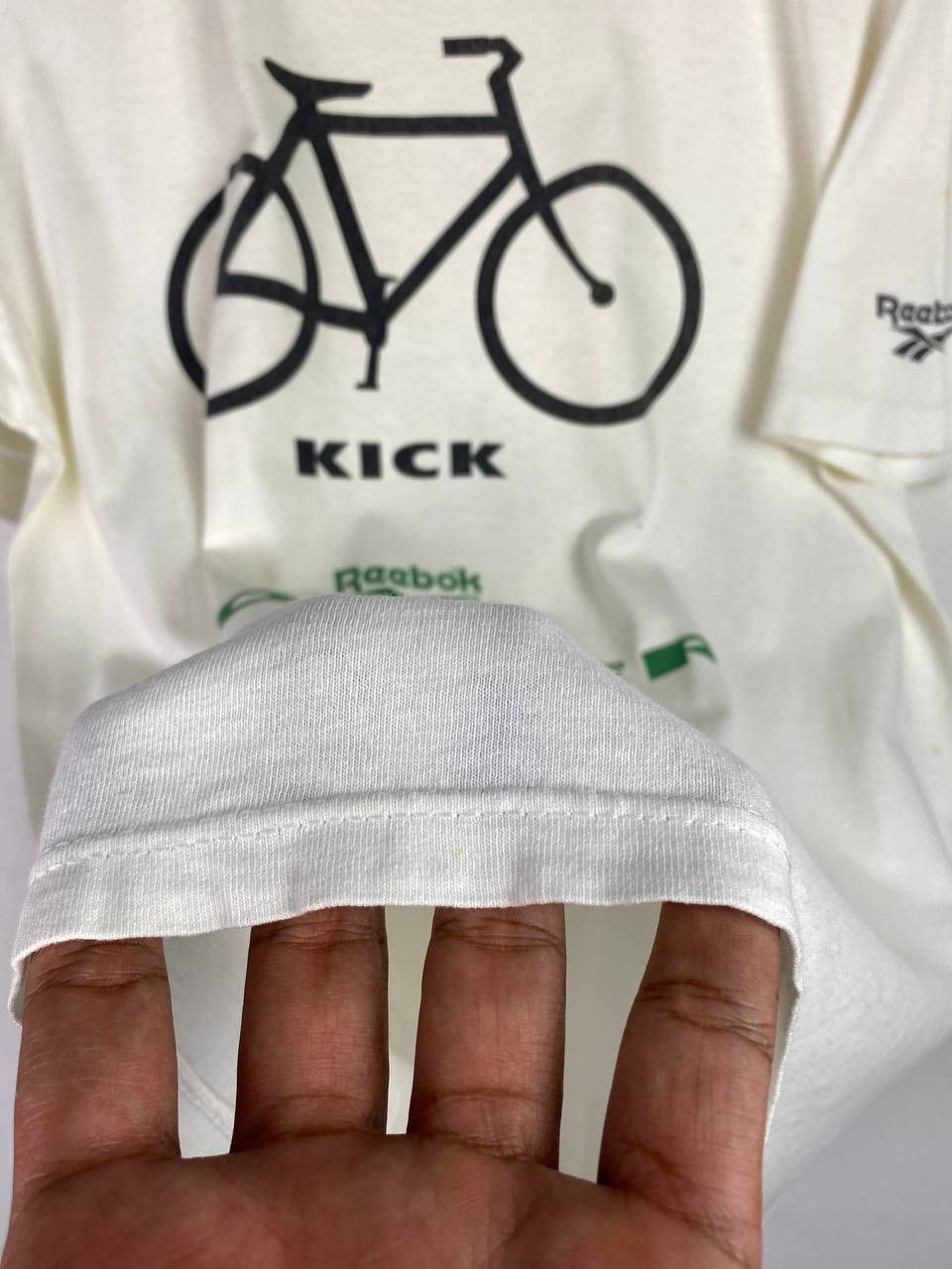 Reebok vintage reebok kick soccer tee nice design Size US L / EU 52-54 / 3 - 7 Thumbnail