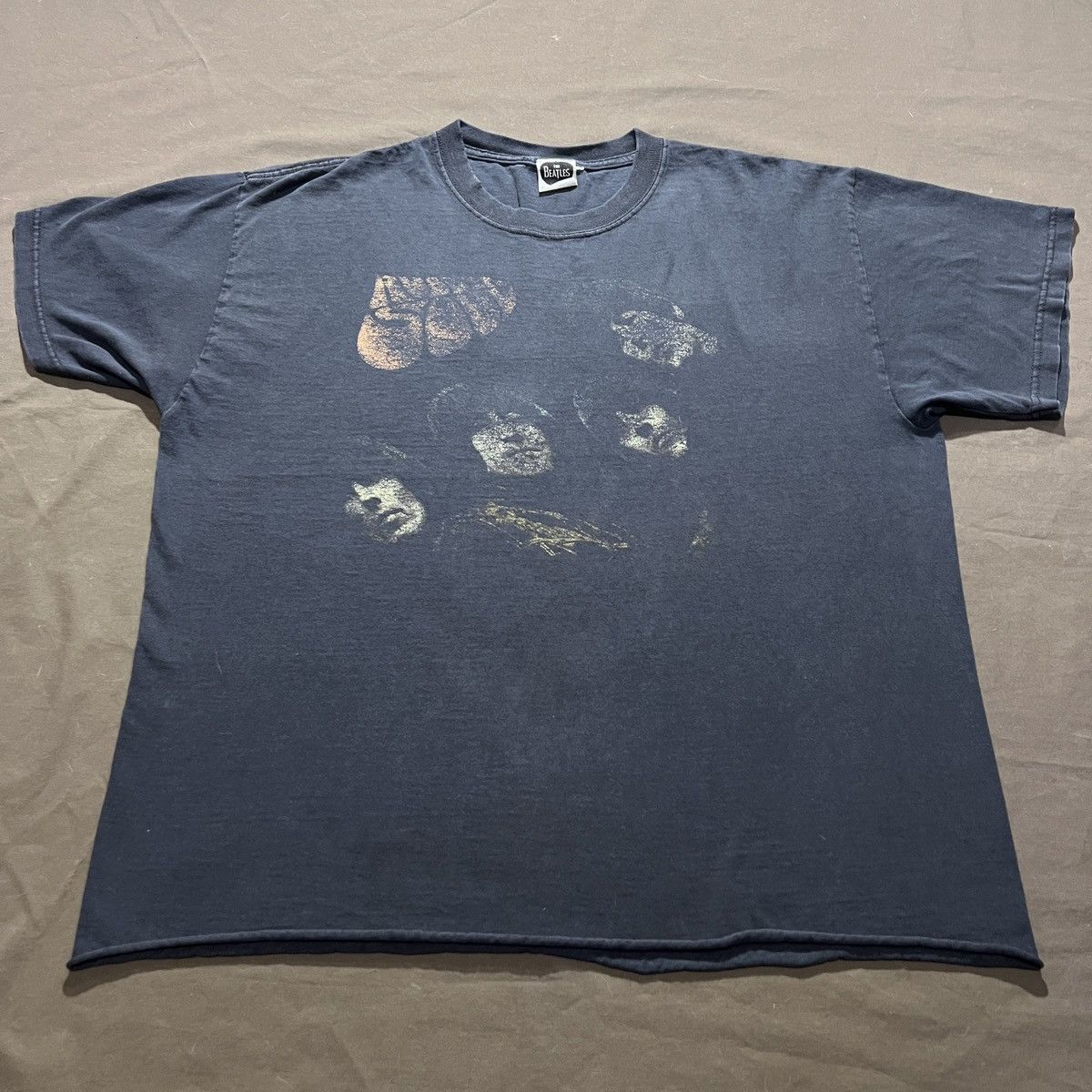 Band Tees Vintage Y2K The Beatles Rubber Soul Tee Thrashed Sun Faded Size US XL / EU 56 / 4 - 5 Thumbnail