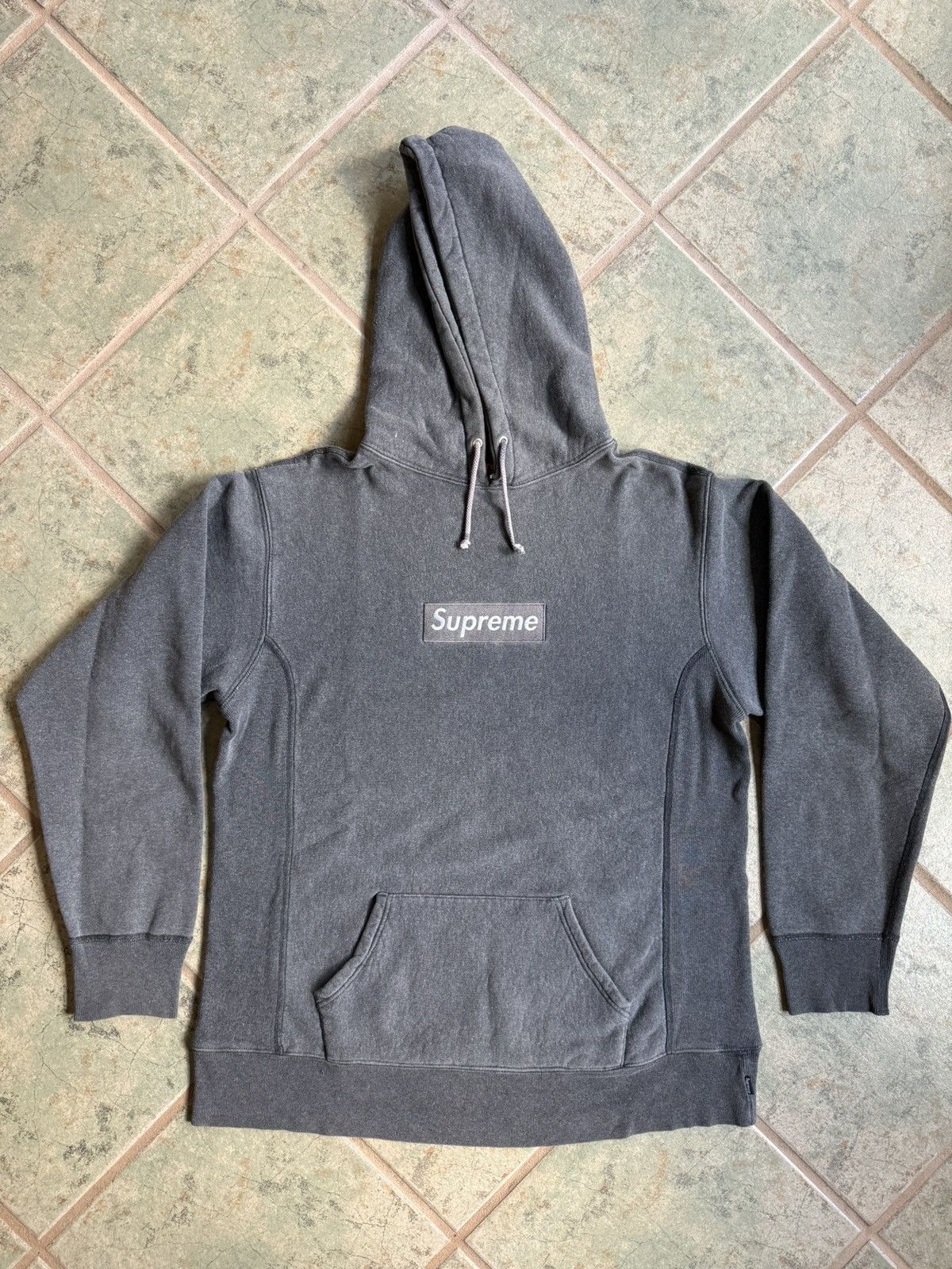 Supreme 1999 Supreme Charcoal Grey box logo hoodie Size US L / EU 52-54 / 3 - 1 Thumbnail