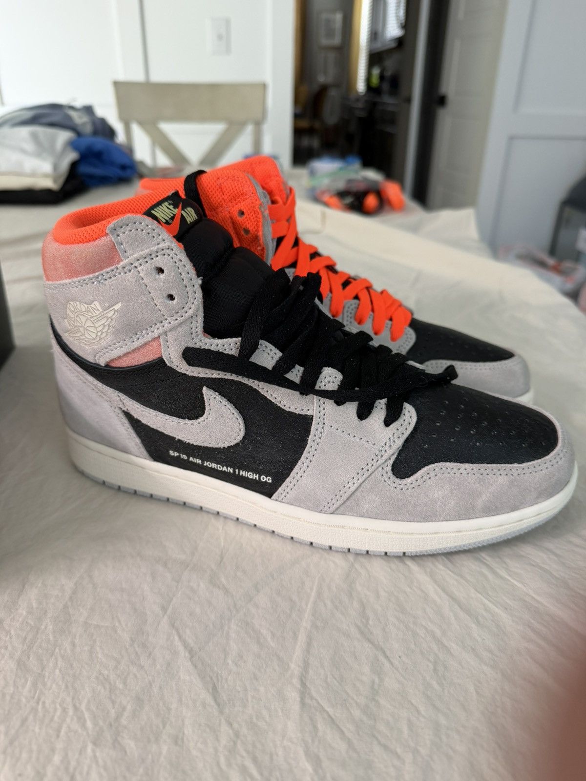 Nike Nike Jordan 1 High Hyper Crimson Neutral Grey spiderman Size US 9.5 / EU 42-43 - 2 Thumbnail