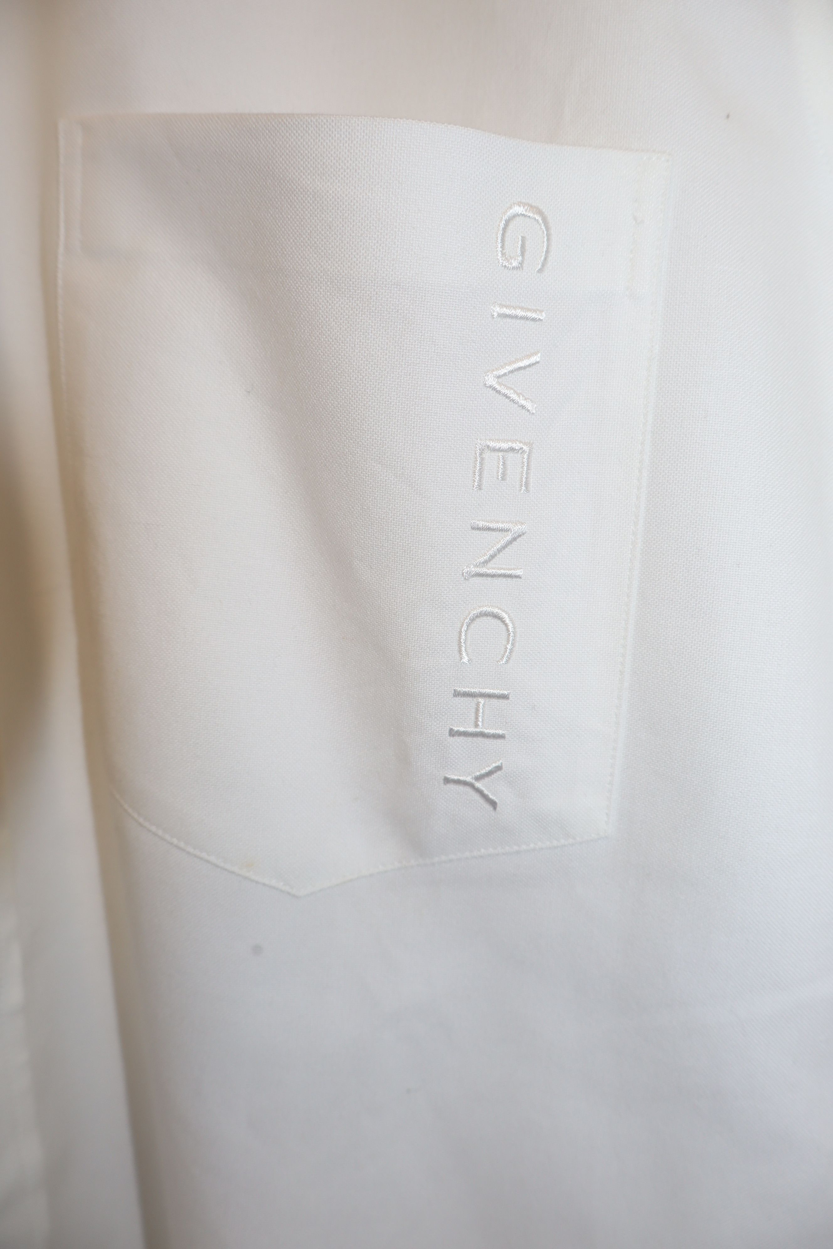 Givenchy Embroidered logo pocket shirt Size US S / EU 44-46 / 1 - 6 Thumbnail