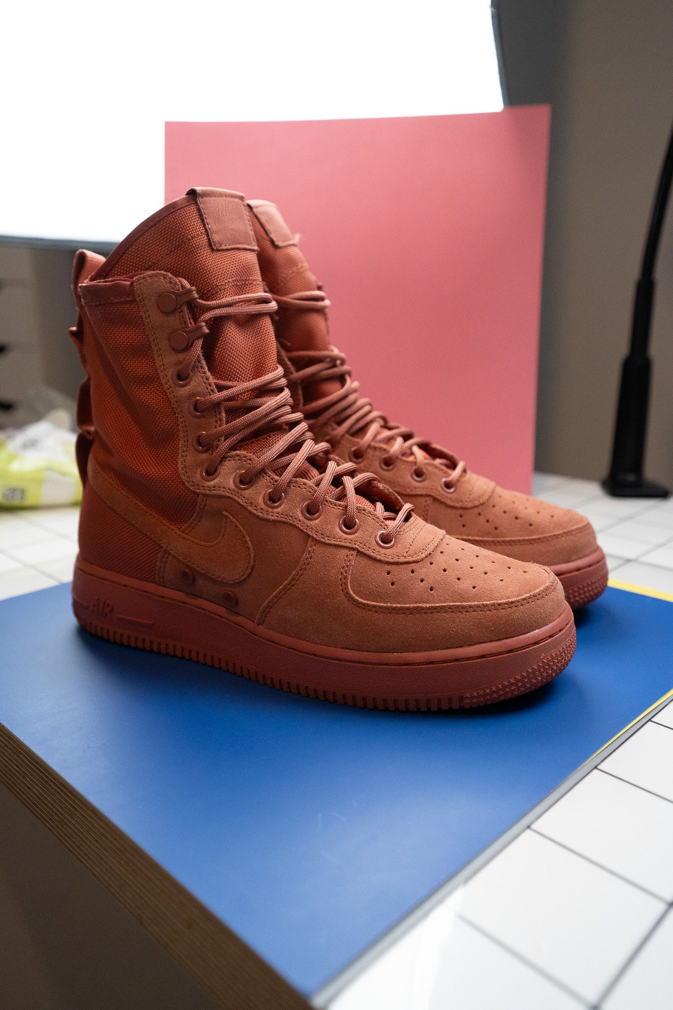 Nike Nike SF Air Force 1 High Dusty Peach Size US 8.5 / EU 41-42 - 5 Thumbnail