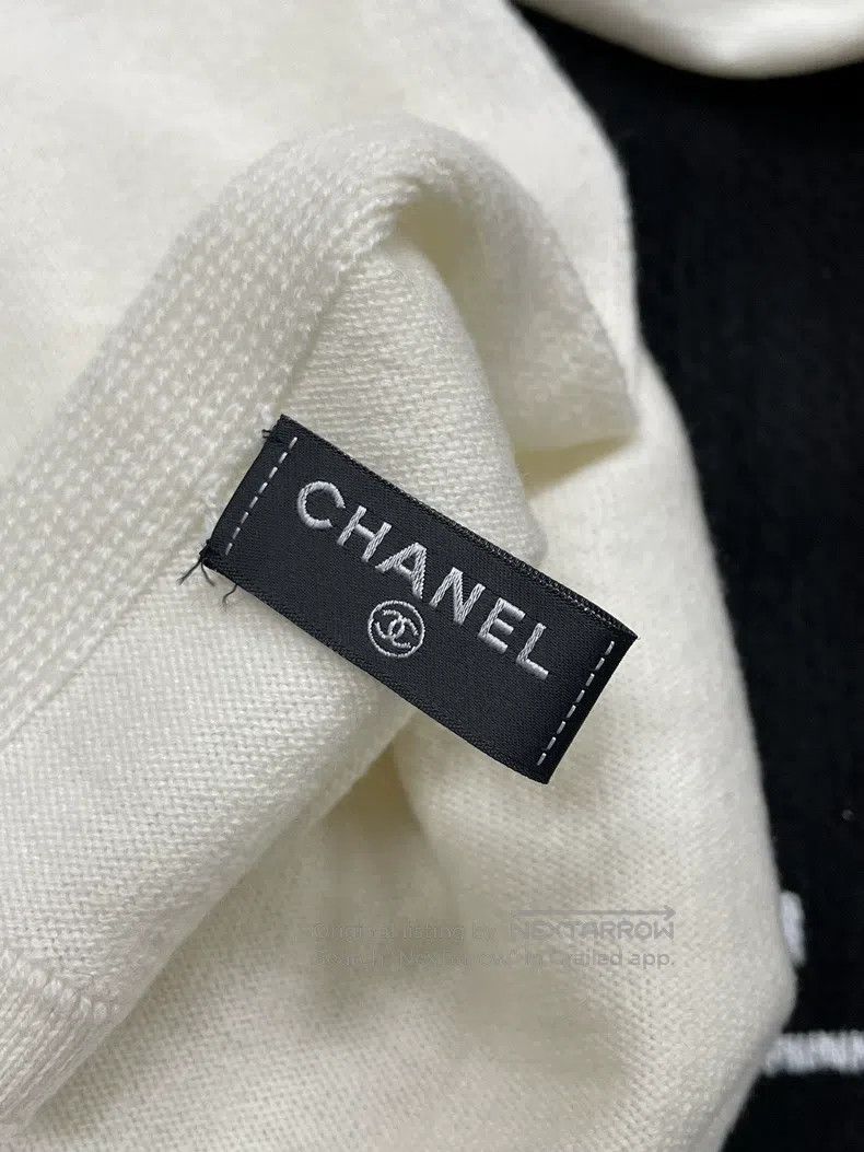 Chanel Chanel White rhinestone love logo cashmere scarf Size ONE SIZE - 4 Thumbnail