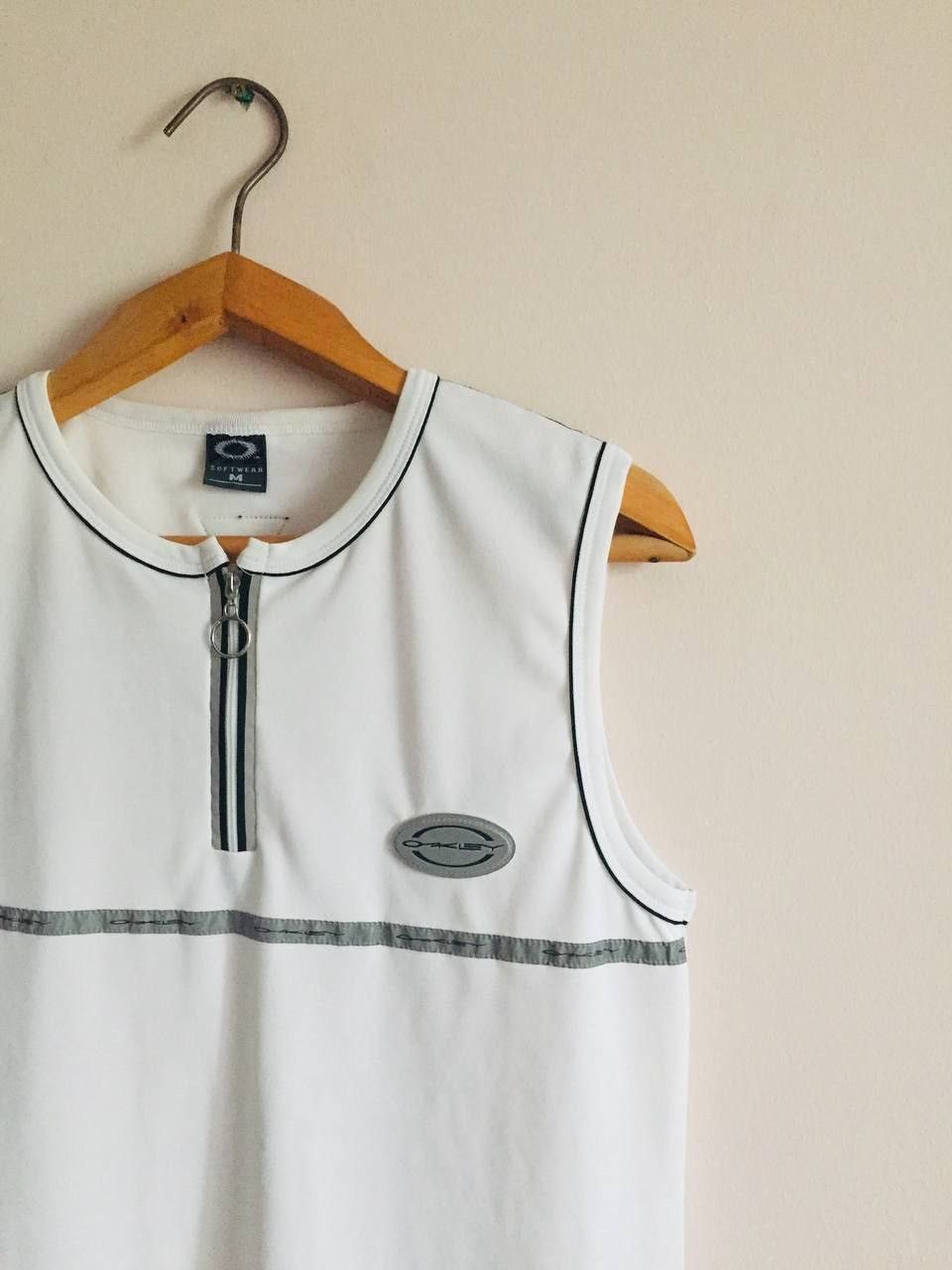 Oakley Oakley Tank top sleeveless Vintage Small Logo reflective Size US M / EU 48-50 / 2 - 3 Thumbnail