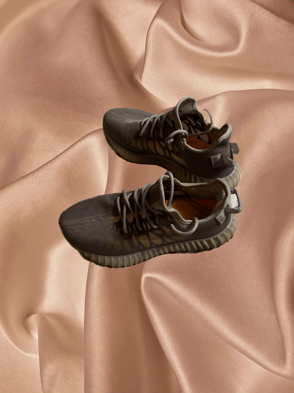 Yeezy Boost 350 V2 “Mono Mist” SIZE GW2871