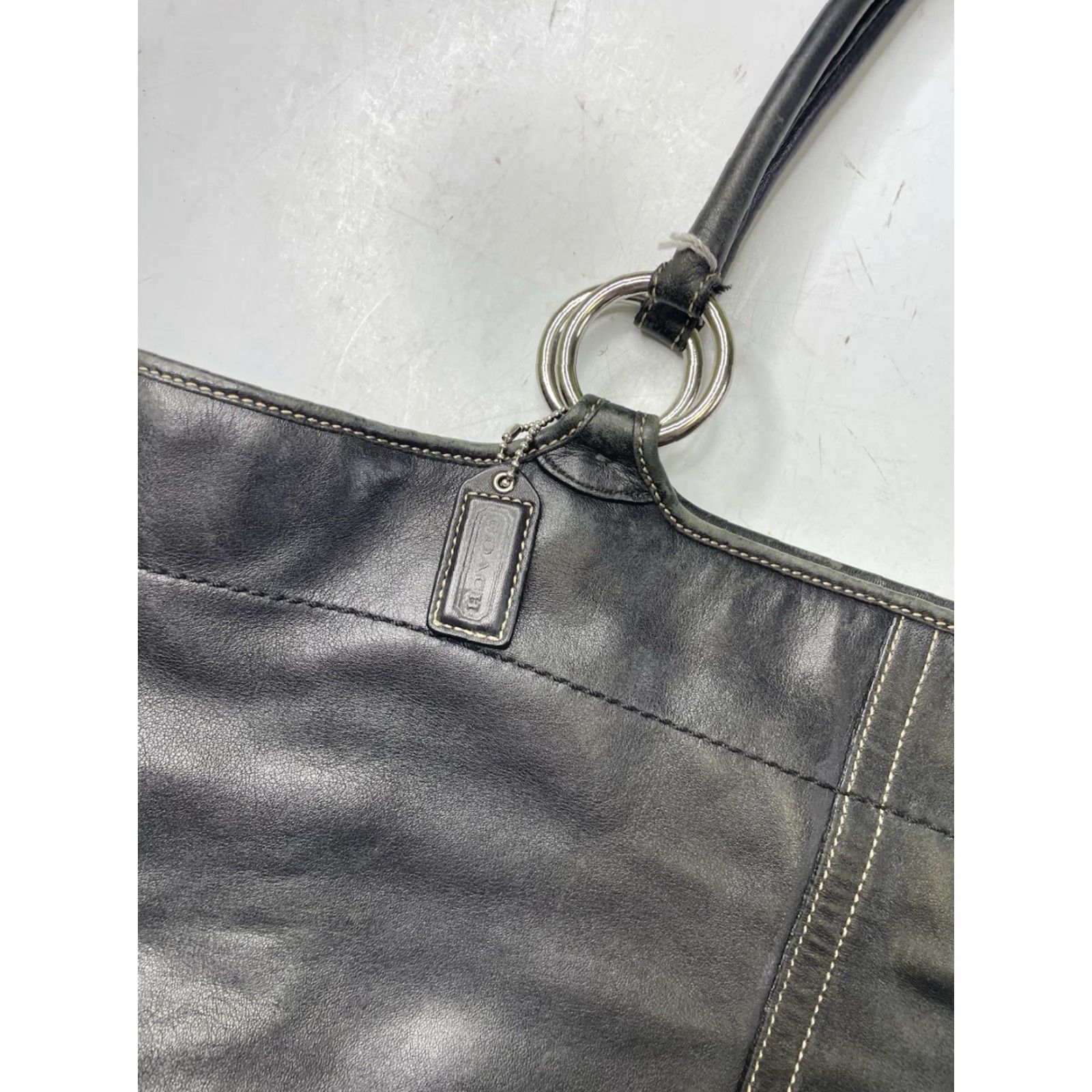 Coach **VINTAGE COACH 2005 SOHO BLACK LEATHER LARGE SHOULDER TOTE BAG** User: VINTAGE COACH 2005 SOHO BLACK LEATHER LARGE SHOULDER TOTE BAG Size ONE SIZE - 5 Thumbnail