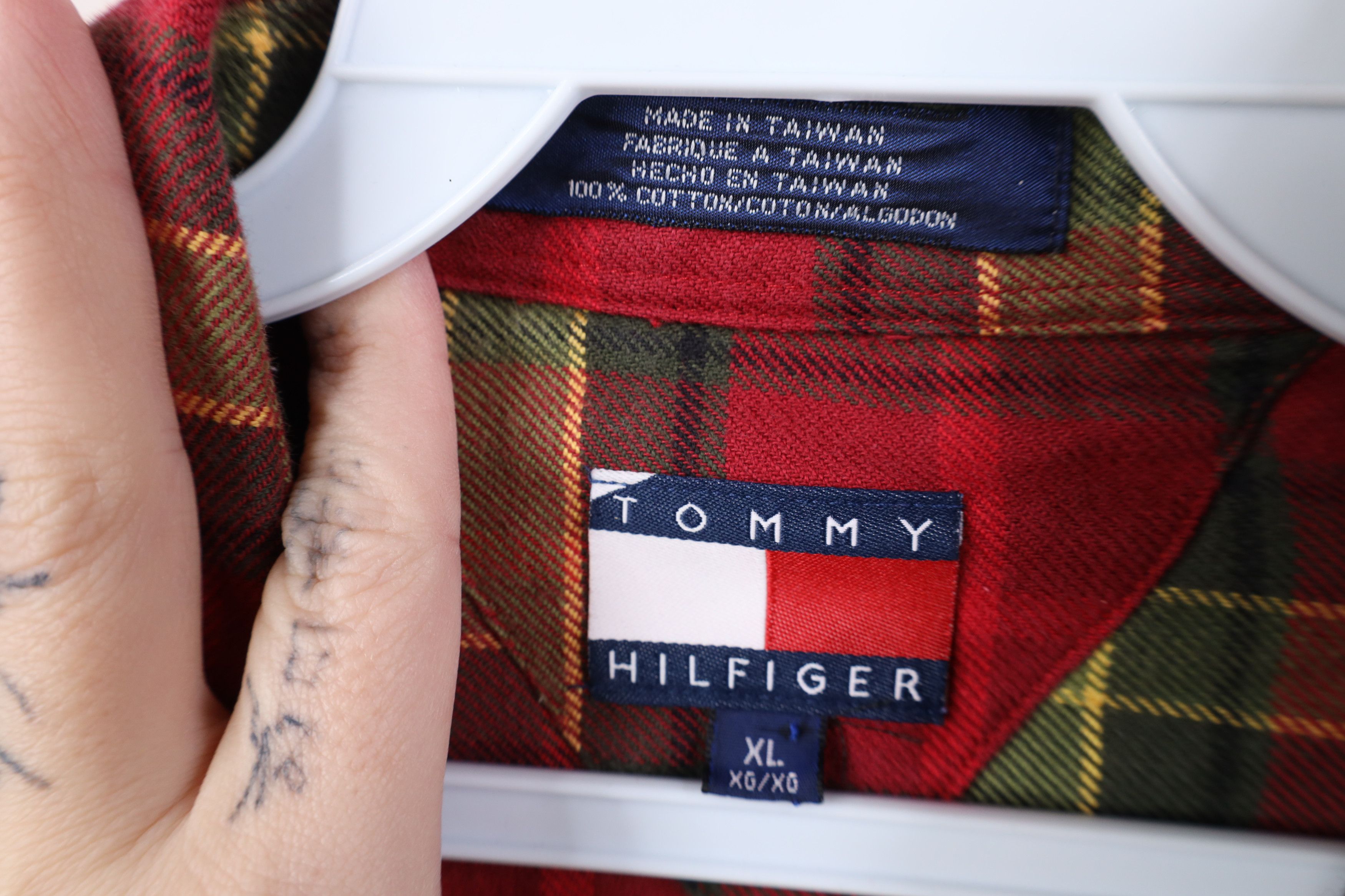 Tommy Hilfiger Vintage 90s Tommy Hilfiger Heavyweight Button Shirt Plaid Size US XL / EU 56 / 4 - 5 Thumbnail