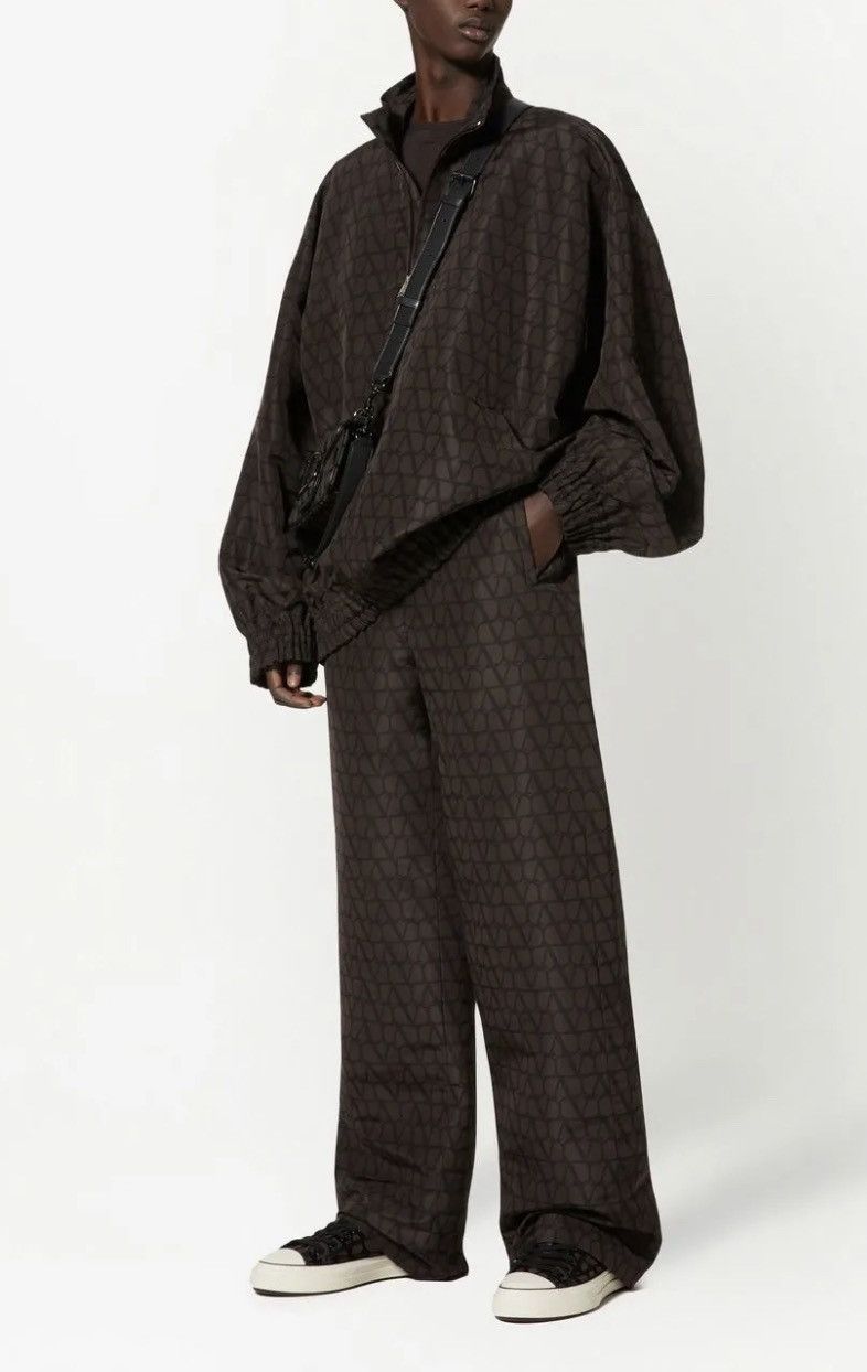 Valentino V logo print silk wide leg trousers.size44 Size US 30 / EU 46 - 1 Thumbnail