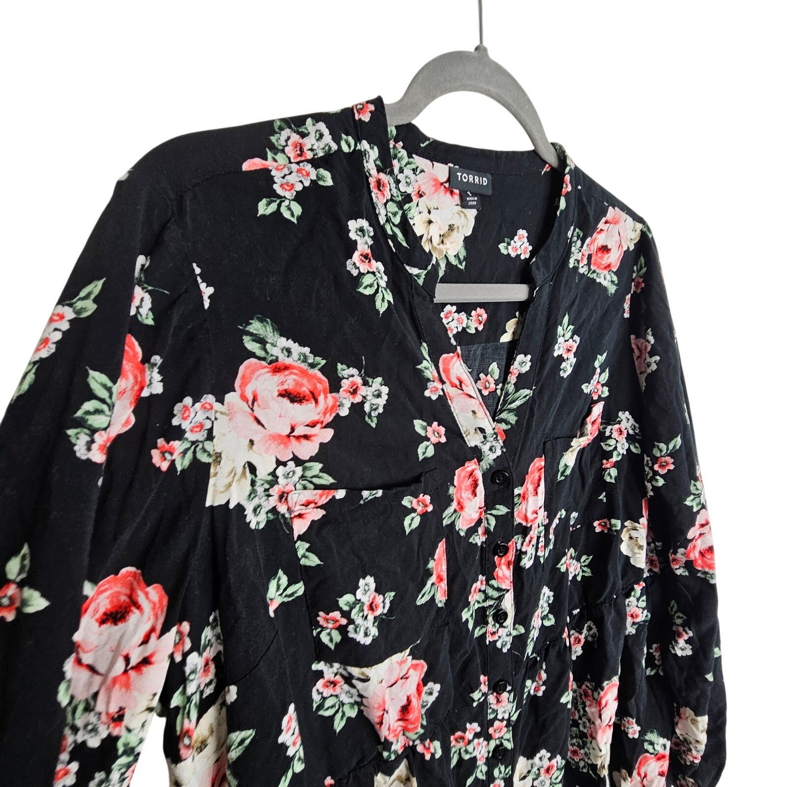 Corridor Torrid Long Sleeve Shirt Floral Black Button Front Shirt 1X Size XXL / US 16-18 / IT 52-54 - 5 Thumbnail