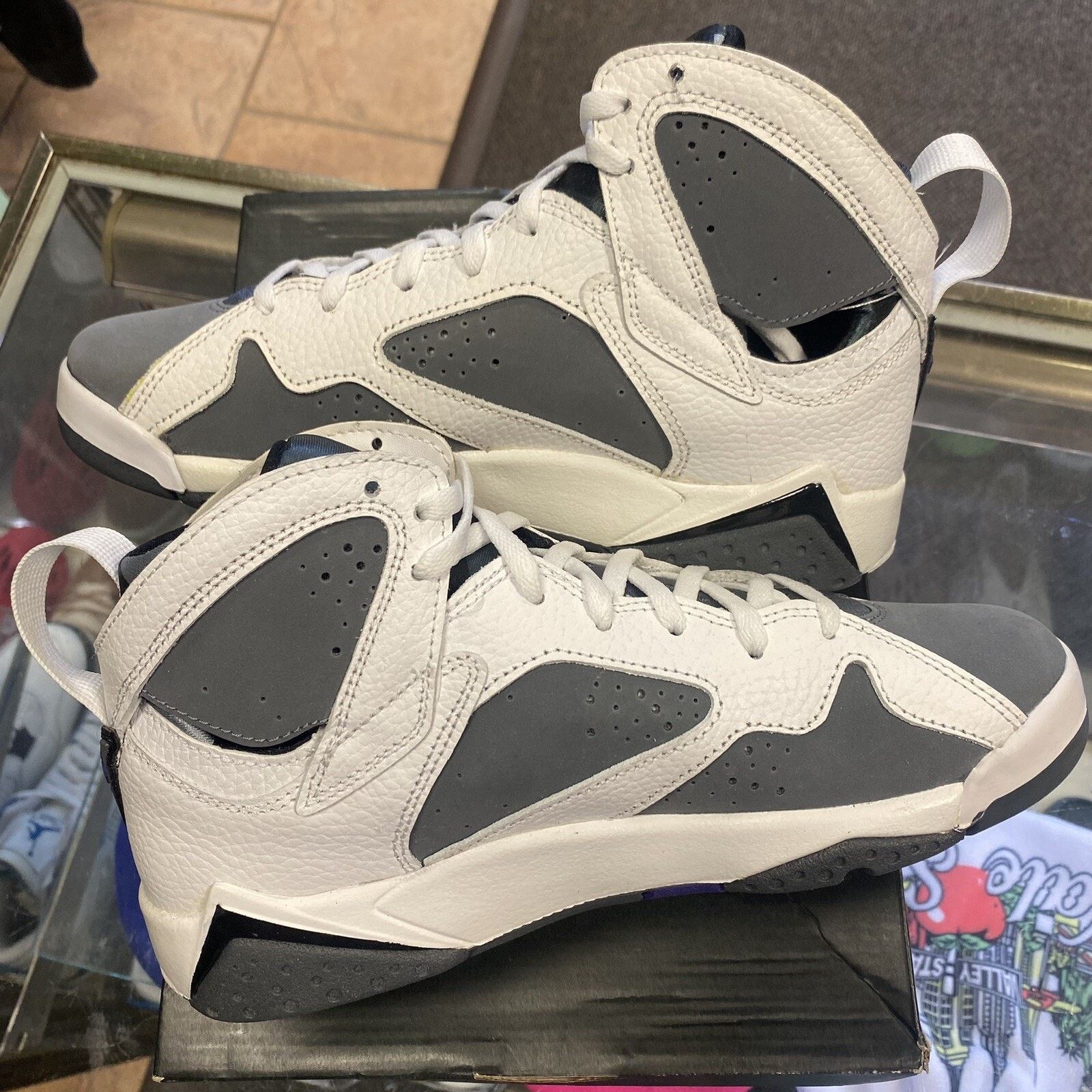 Jordan Brand Nike Air Jordan 7 Retro Flint DJ2777-100 2021 Youth Size 6Y Size US 6 / EU 39 - 2 Thumbnail
