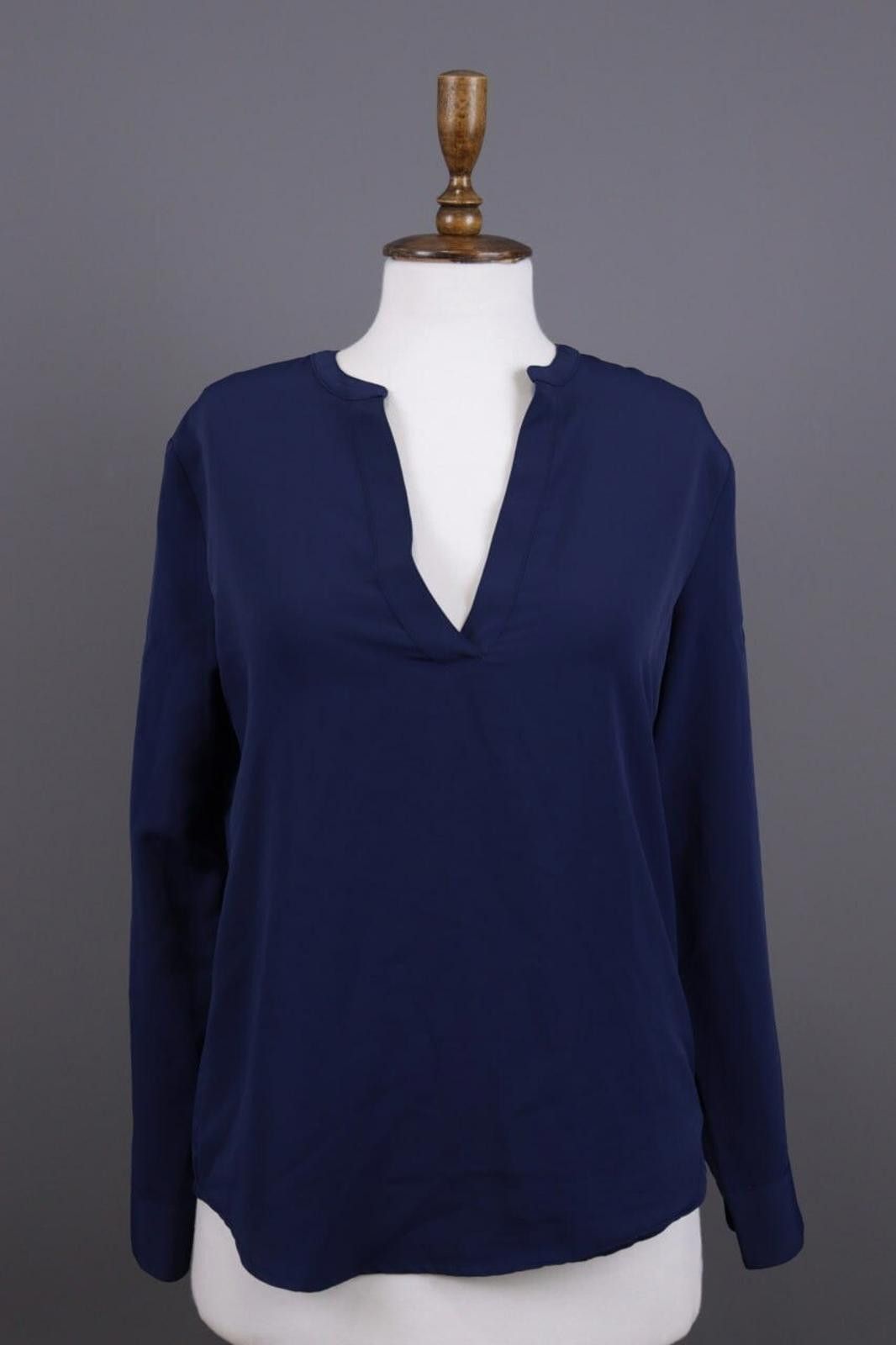Lauren Ralph Lauren Lauren Ralph Lauren Blue V-Neck Blouse Shirt Size S Size S / US 4 / IT 40 - 1 Thumbnail