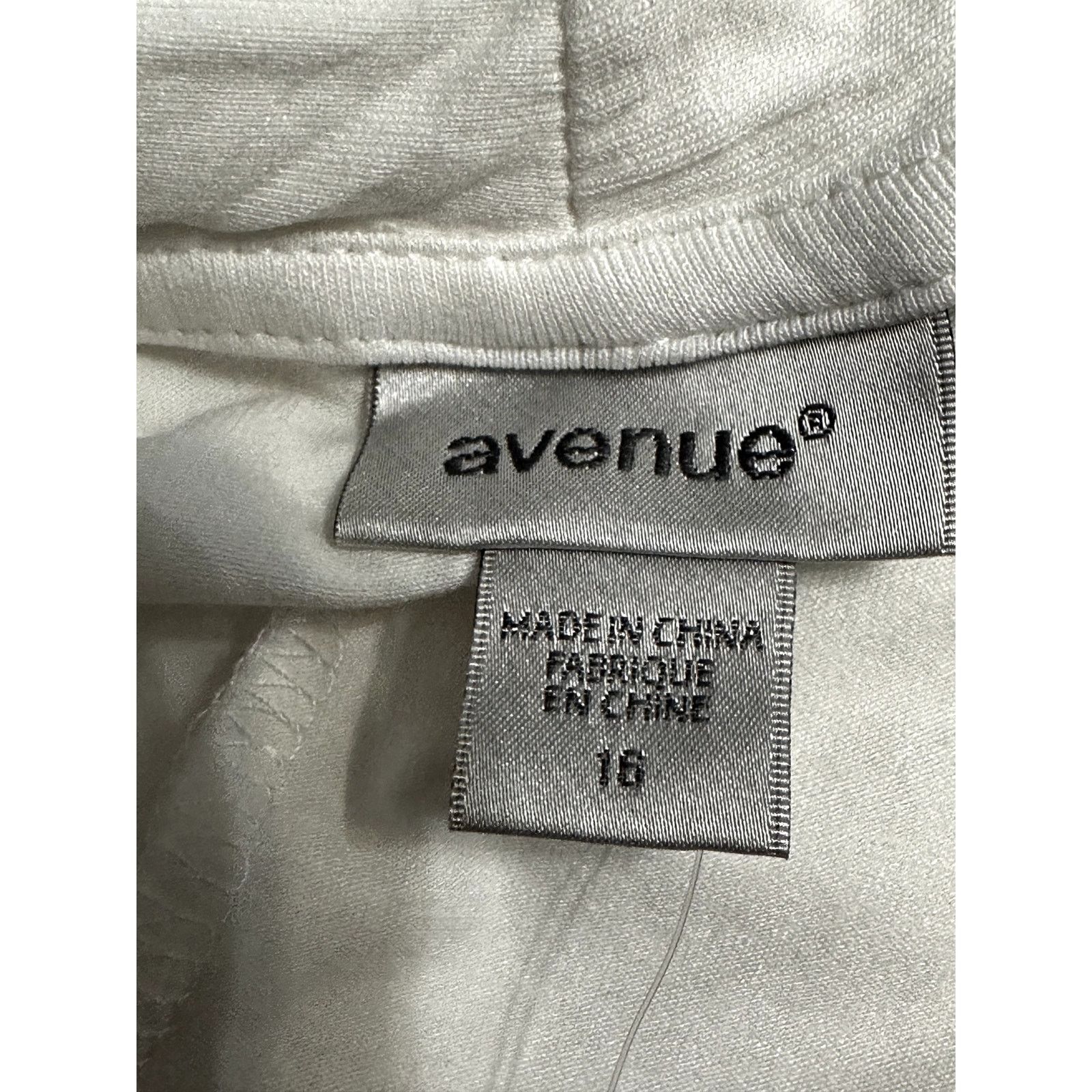 Avenue Avenue Short Sleeve Blouse Hi Low Split Back White 16 NWT Size XXL / US 16-18 / IT 52-54 - 9 Thumbnail