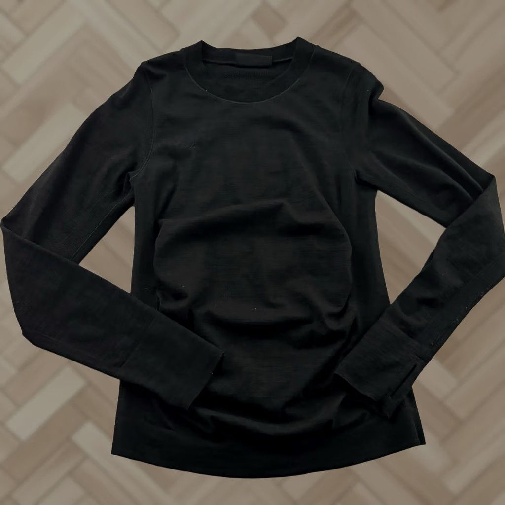 Athleta Athleta Wool Blend Long Sleeve Athletic Top Women M Black Size M / US 6-8 / IT 42-44 - 1 Thumbnail