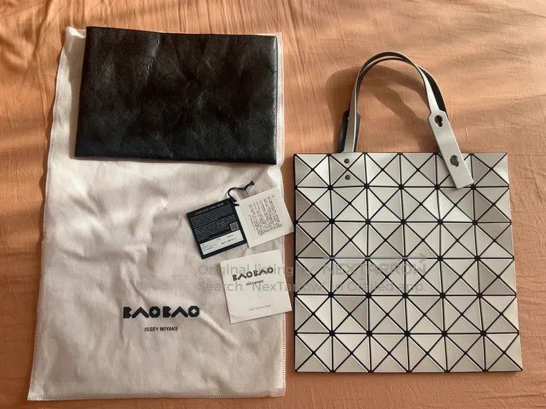Issey Miyake Issey Miyake Off White Tote Bag Size ONE SIZE - 1 Thumbnail