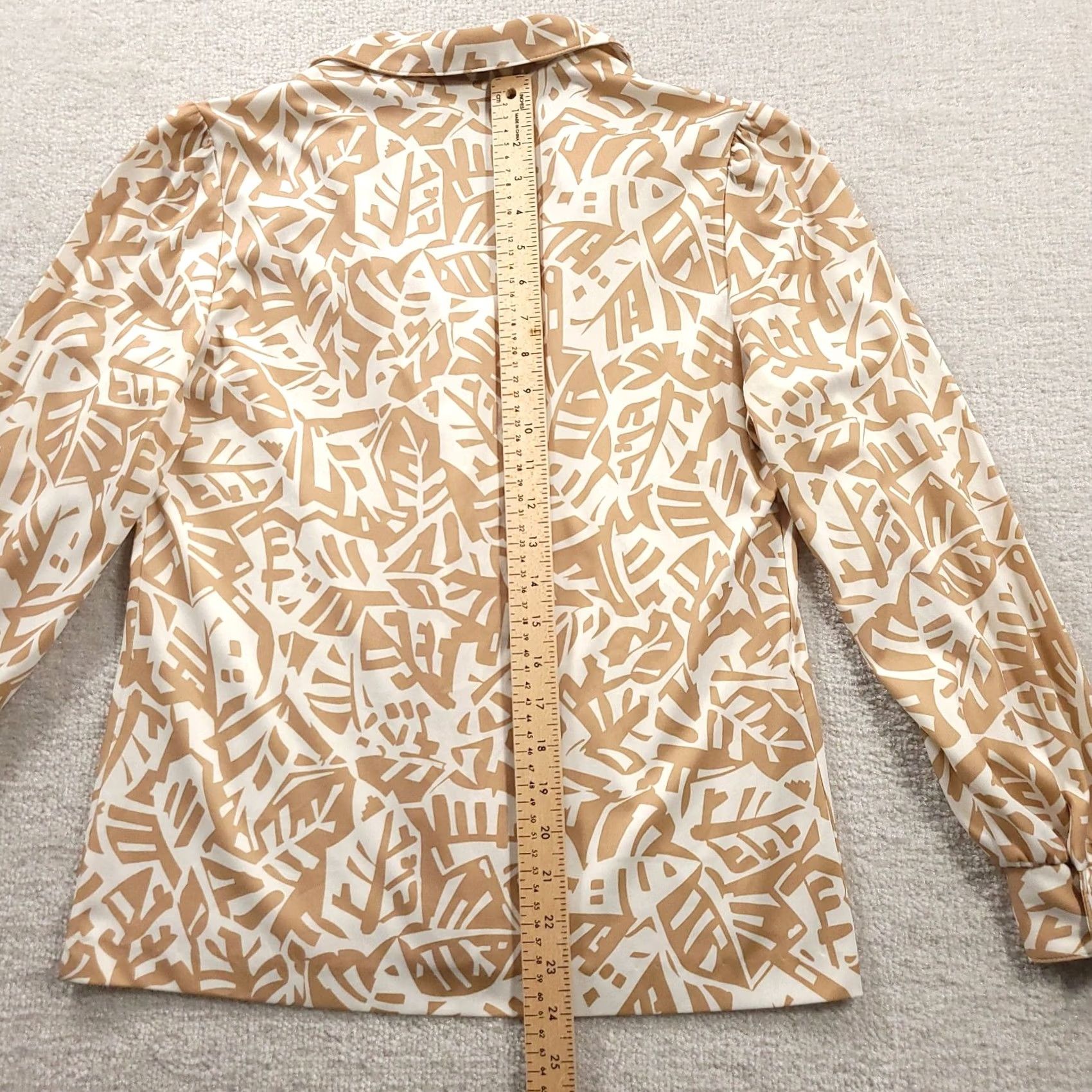 Vintage VINTAGE KoKo Knits of California White Brown Geometric Blouse Size 8 Button Up Shirt Womens Size M / US 6-8 / IT 42-44 - 5 Thumbnail